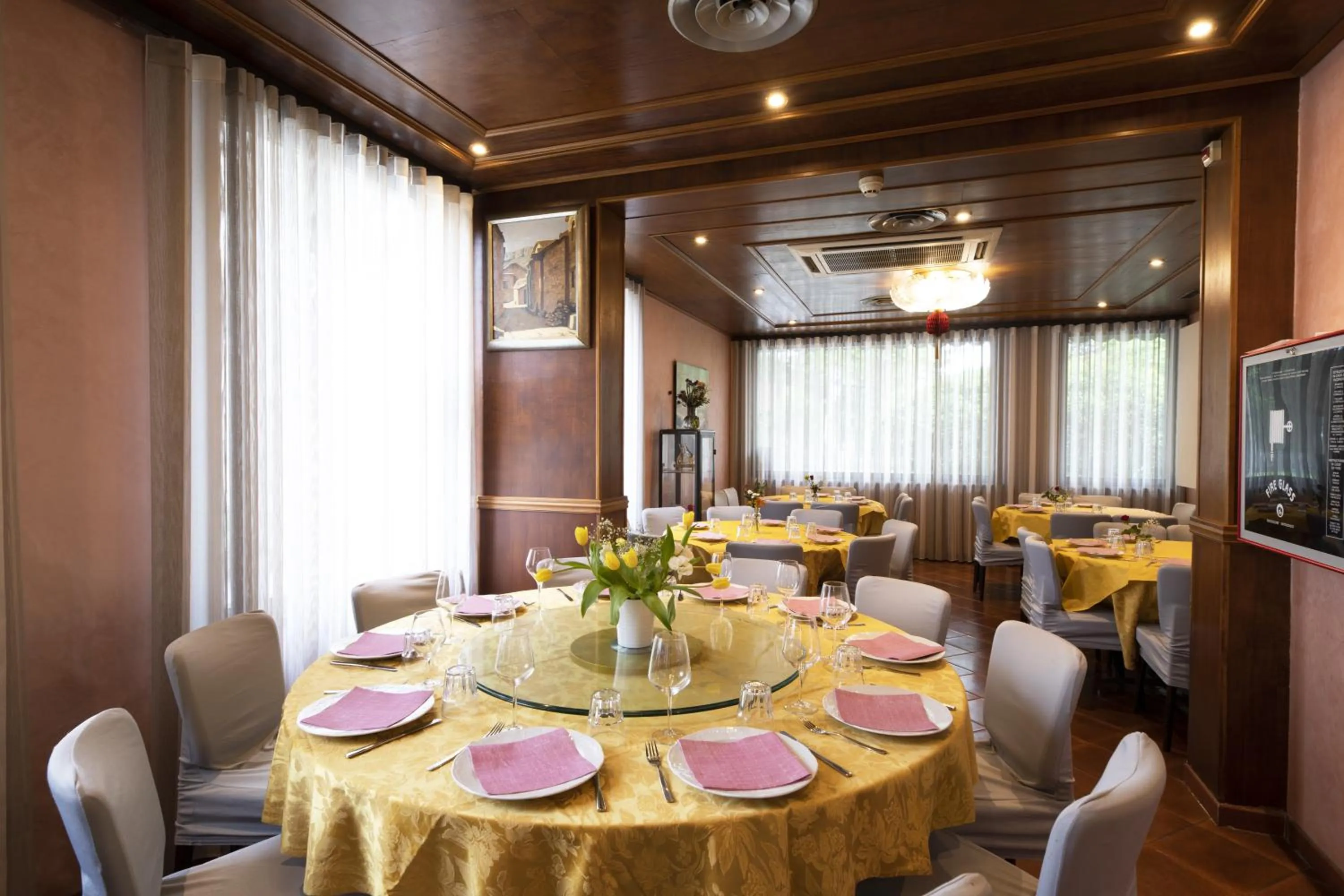 Restaurant/places to eat in Hotel Vienna