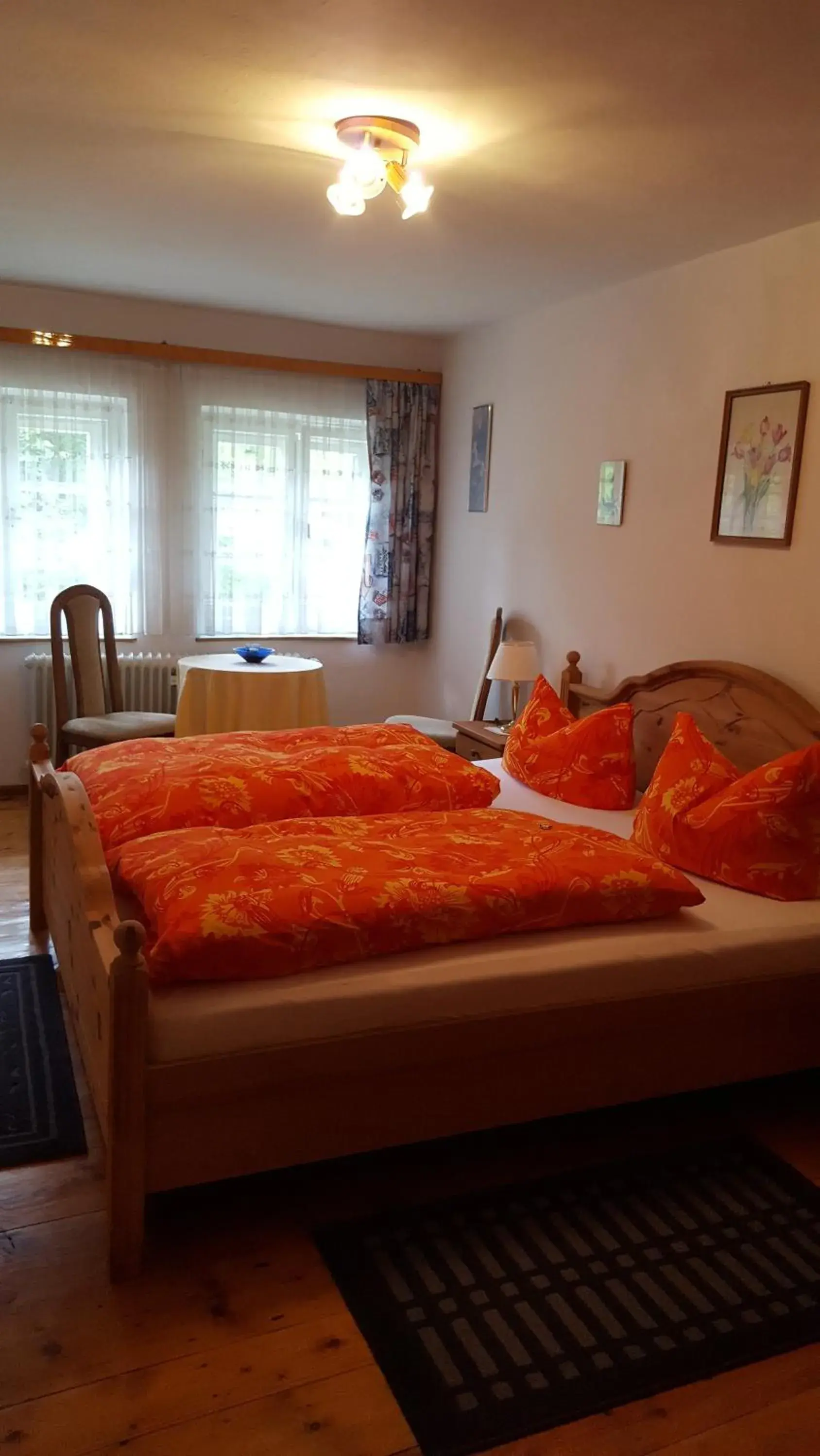 Double Room with Private External Bathroom - single occupancy in Haus Mühlgraben Double Room with Private External Bathroom - single occupancy in Haus Mühlgraben