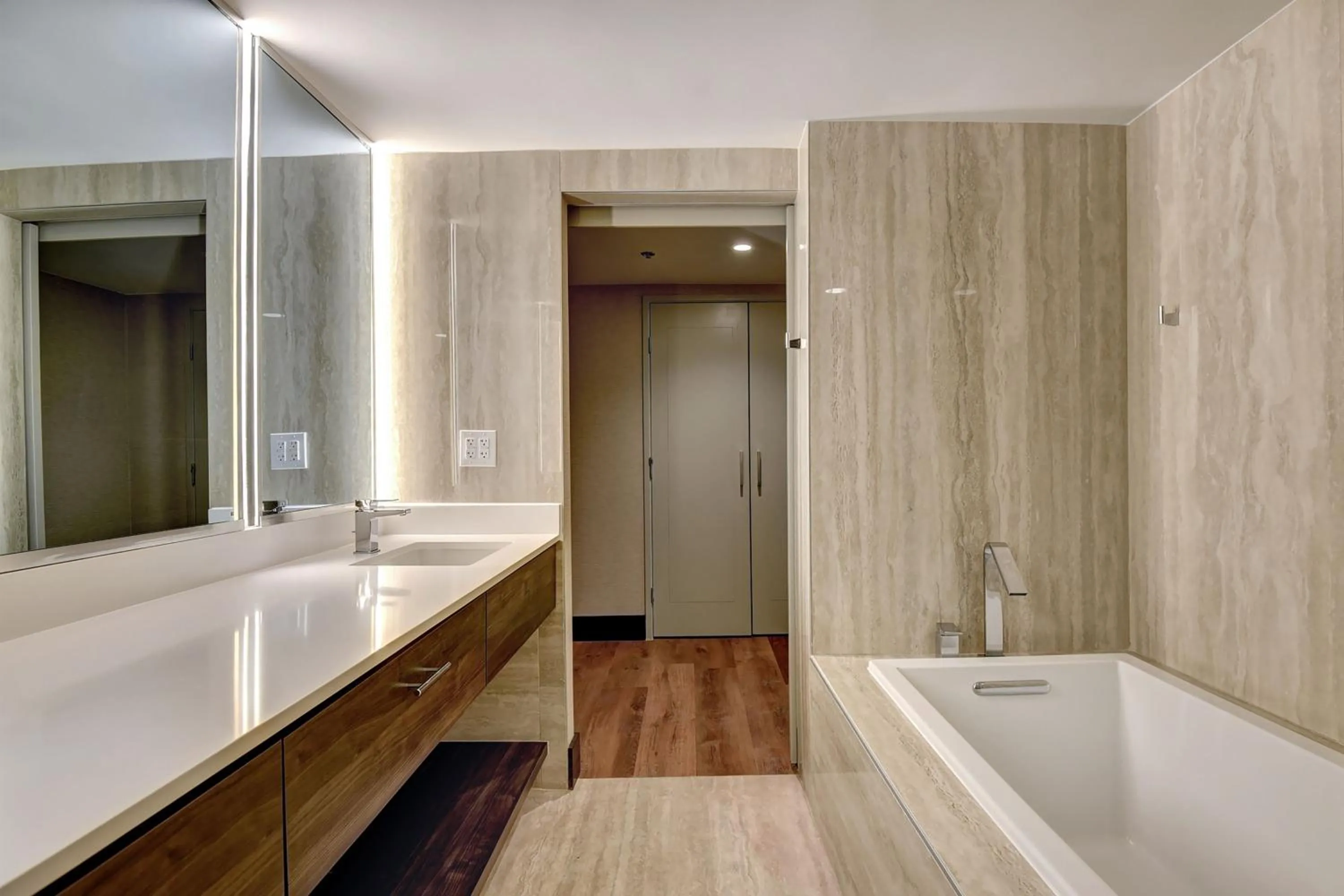 Bathroom in Tulsa Marriott Southern Hills