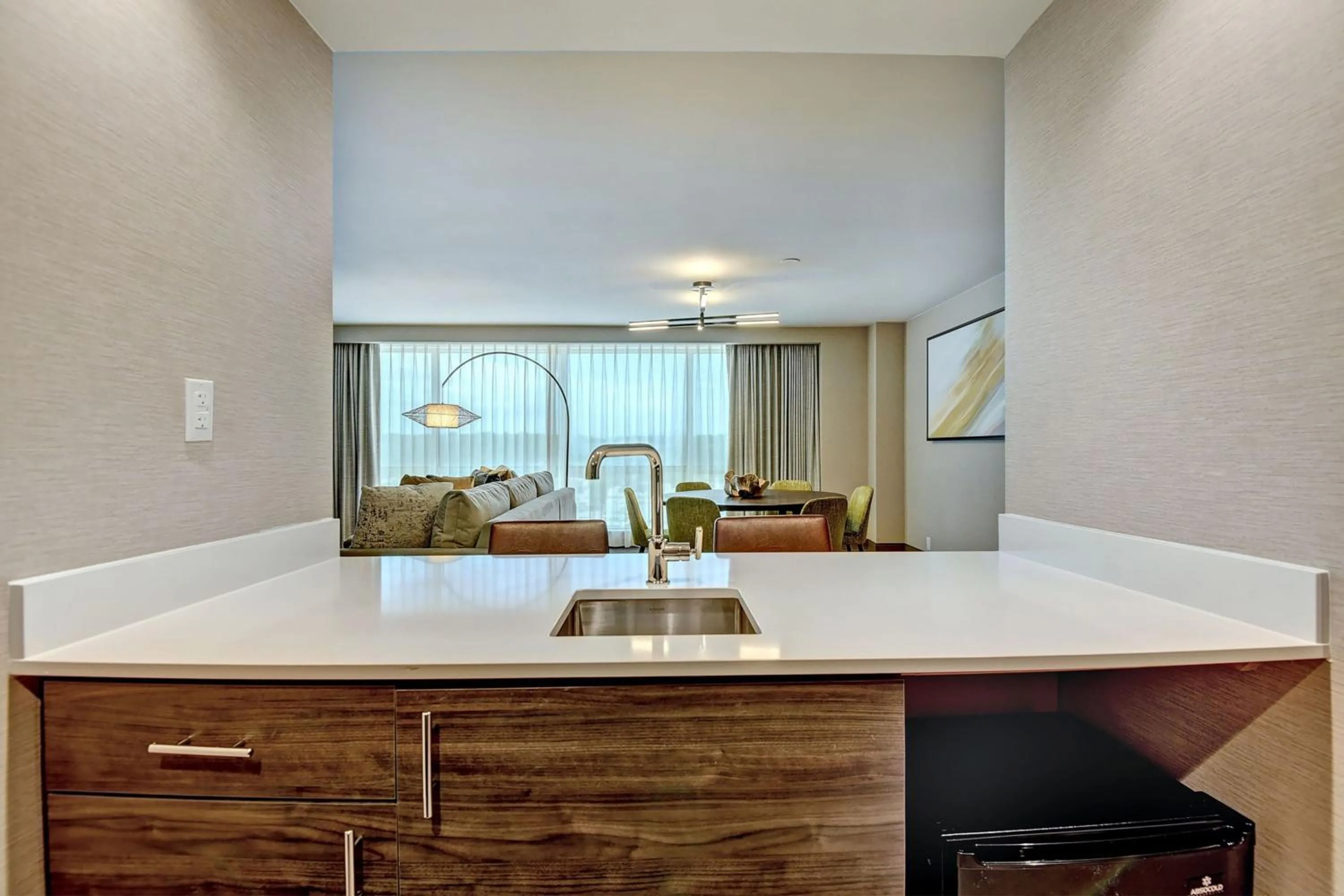 Lounge or bar in Tulsa Marriott Southern Hills