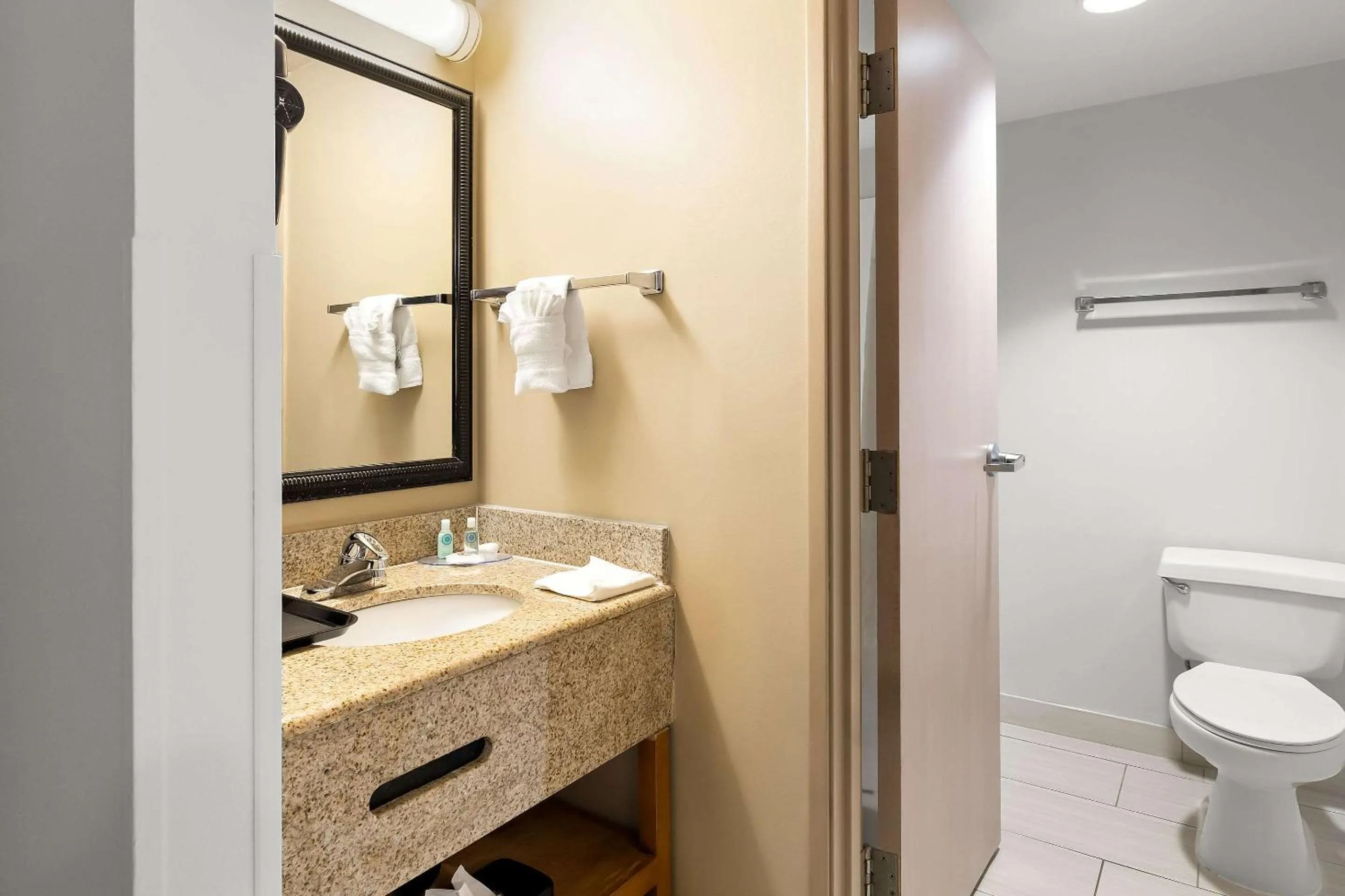 Bedroom in Comfort Inn & Suites near Kino Sports Complex