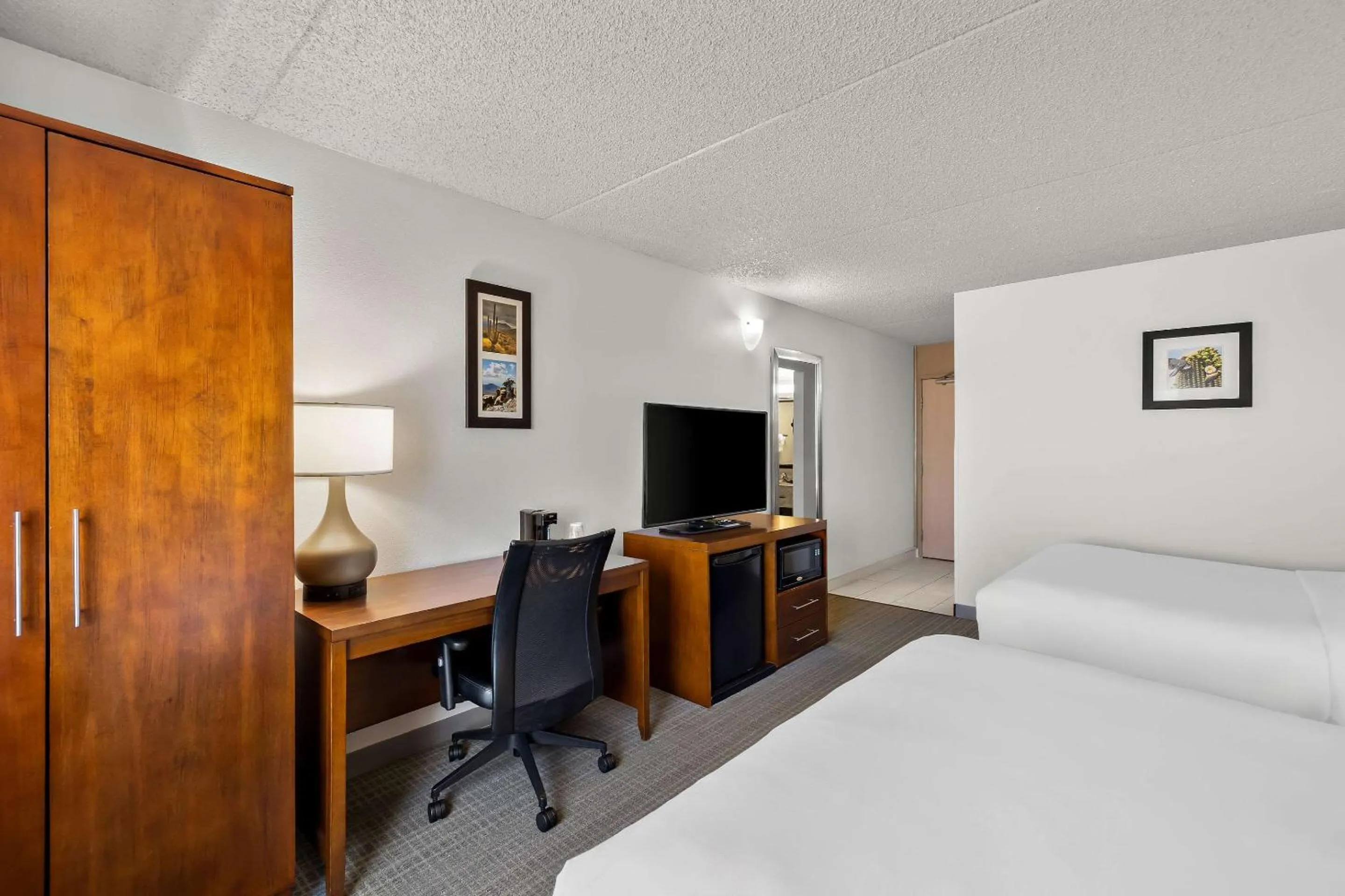 Bedroom, Bed in Comfort Inn & Suites near Kino Sports Complex