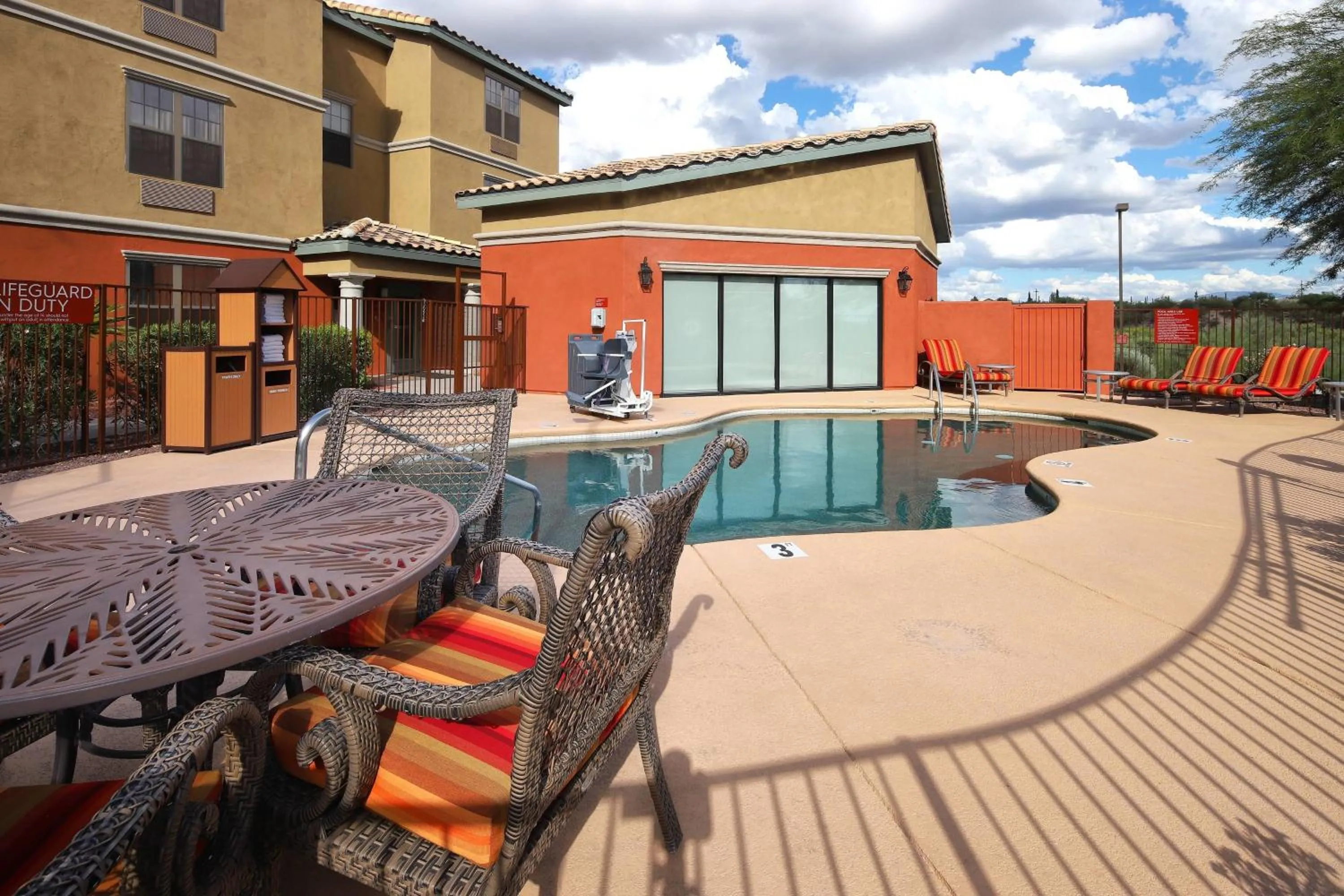 Swimming pool in TownePlace Suites Tucson
