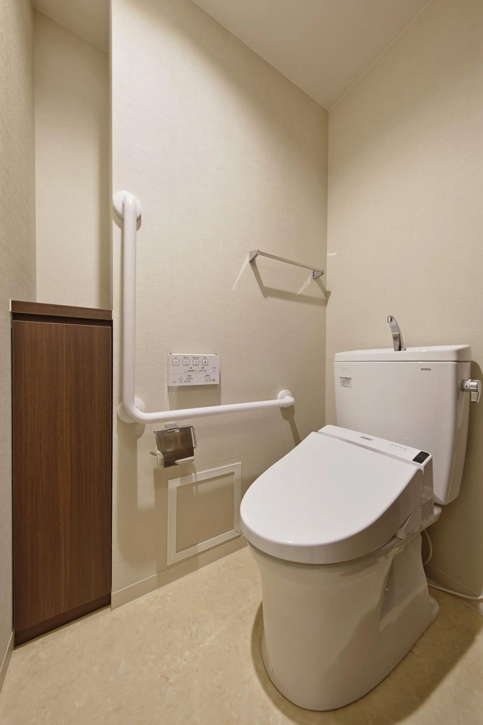 Toilet in Number 6 Nijo