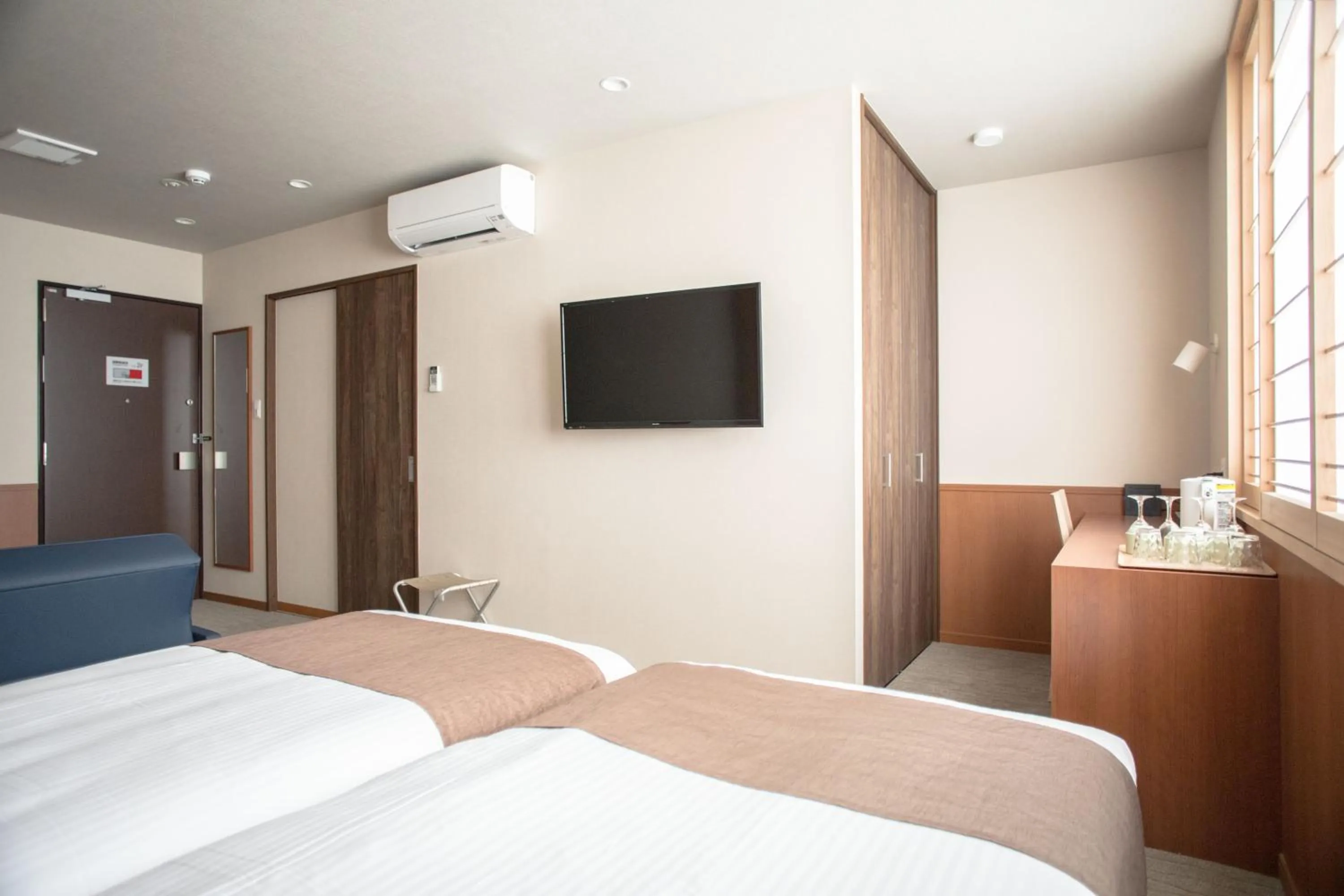 Living room, Bed in Number 6 Nijo