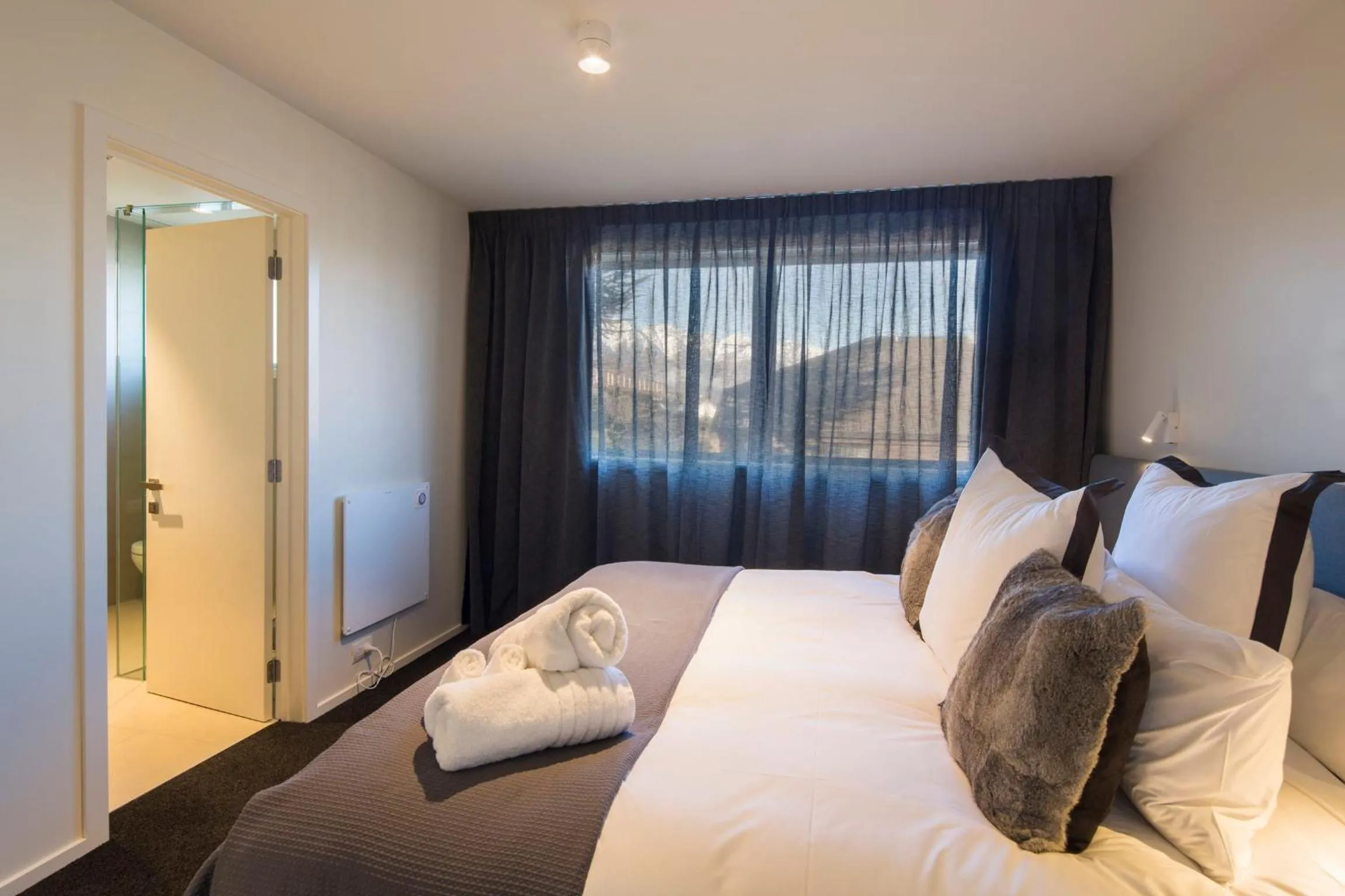 Bedroom, Bed in Central Queenstown Apartment 15 Melbourne