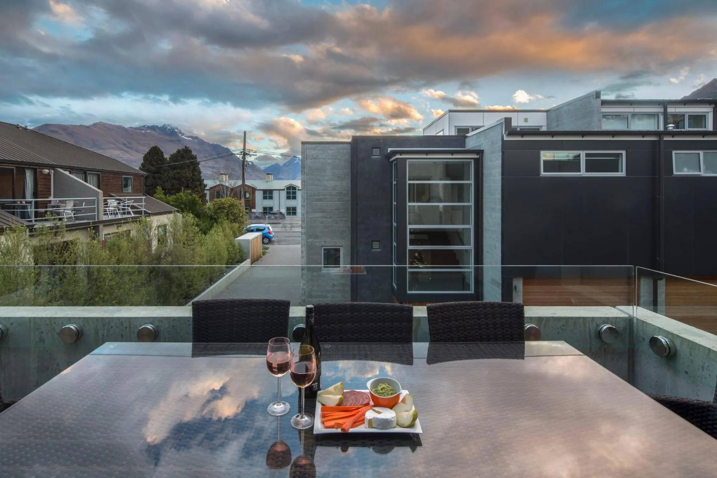 Property building in Central Queenstown Apartment 15 Melbourne