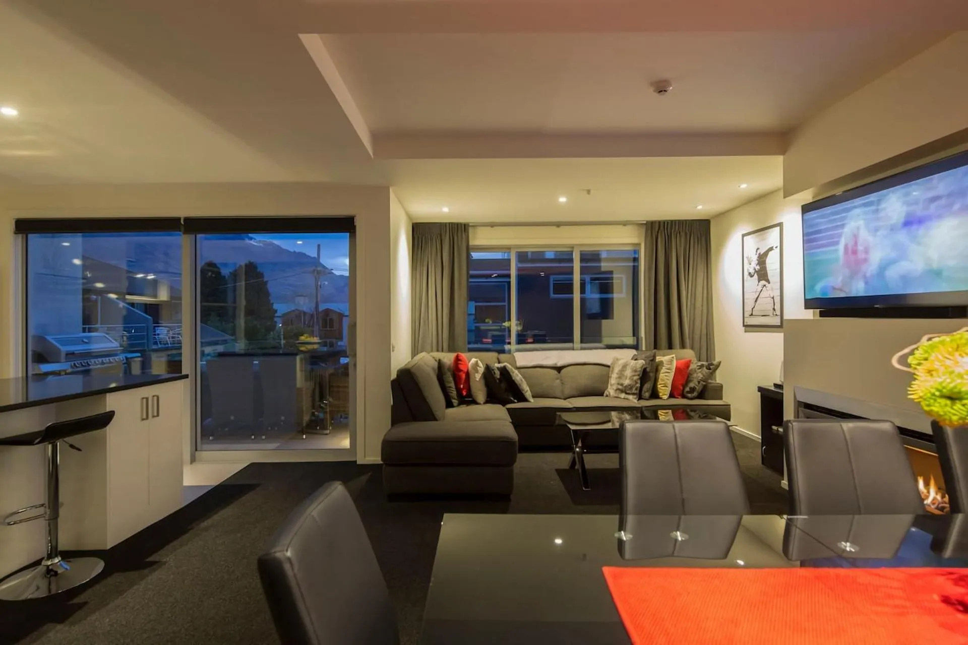 Central Queenstown Melbourne St Apartment