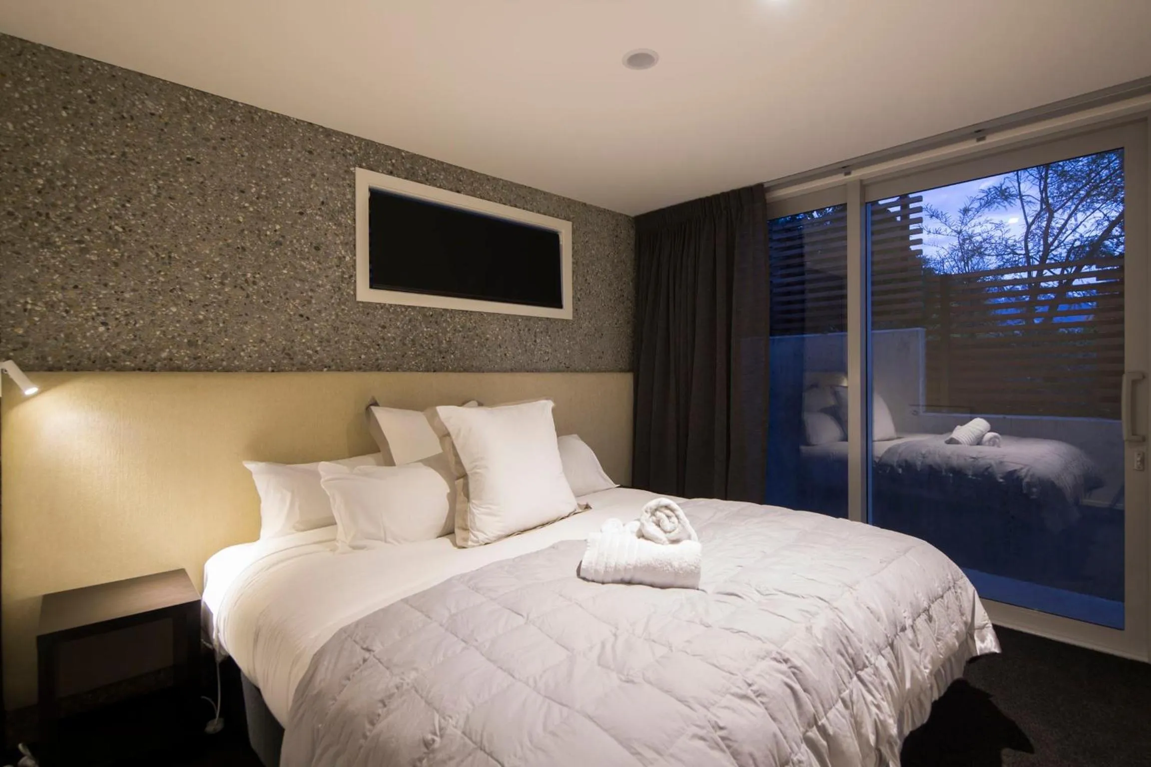 Bedroom, Bed in Central Queenstown Apartment 15 Melbourne