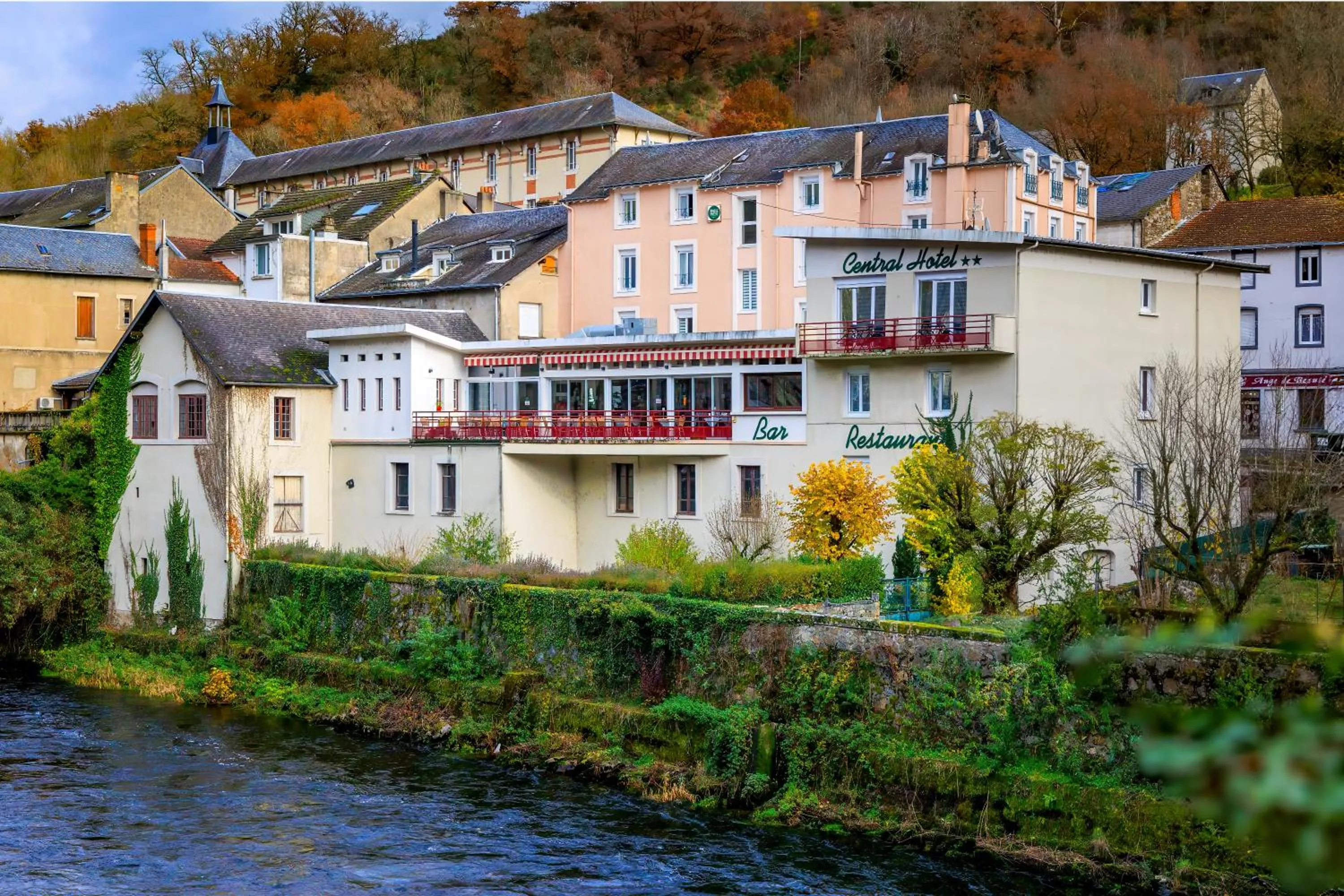 Property building in Logis Central Hôtel - Restaurant & Spa