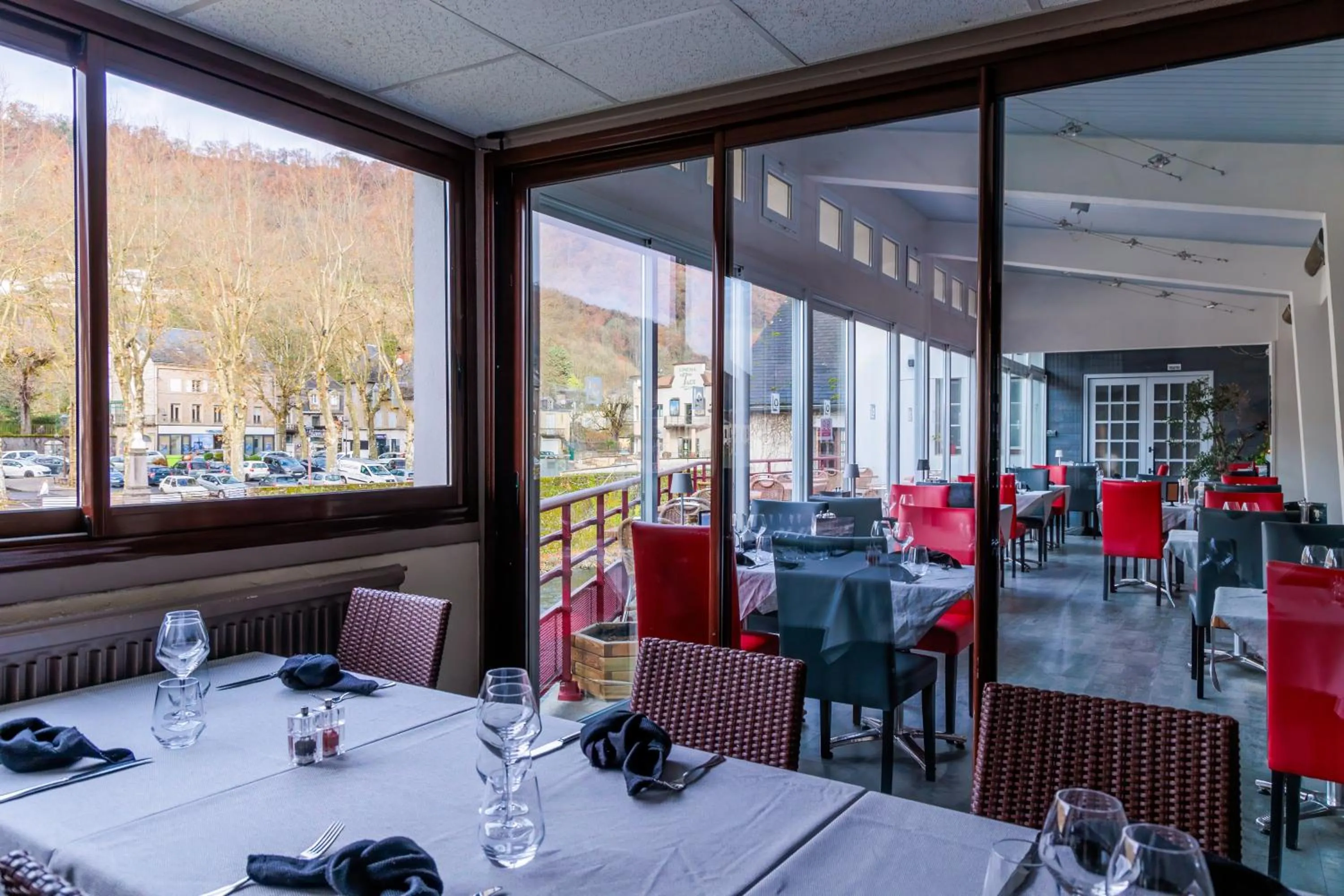 Logis Central Hôtel - Restaurant & Spa