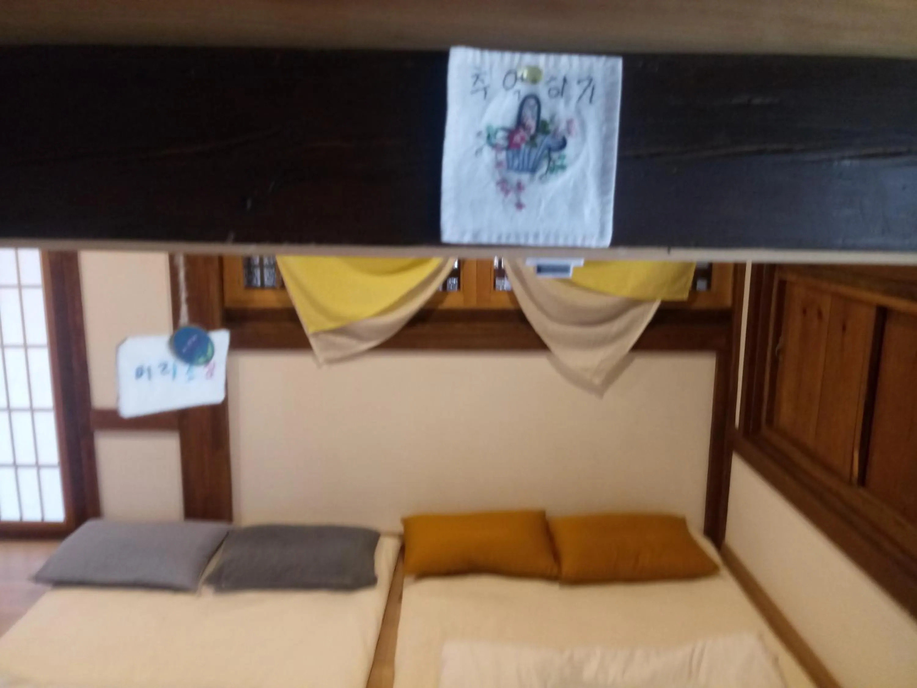 Bed in Hundred Years Hanok