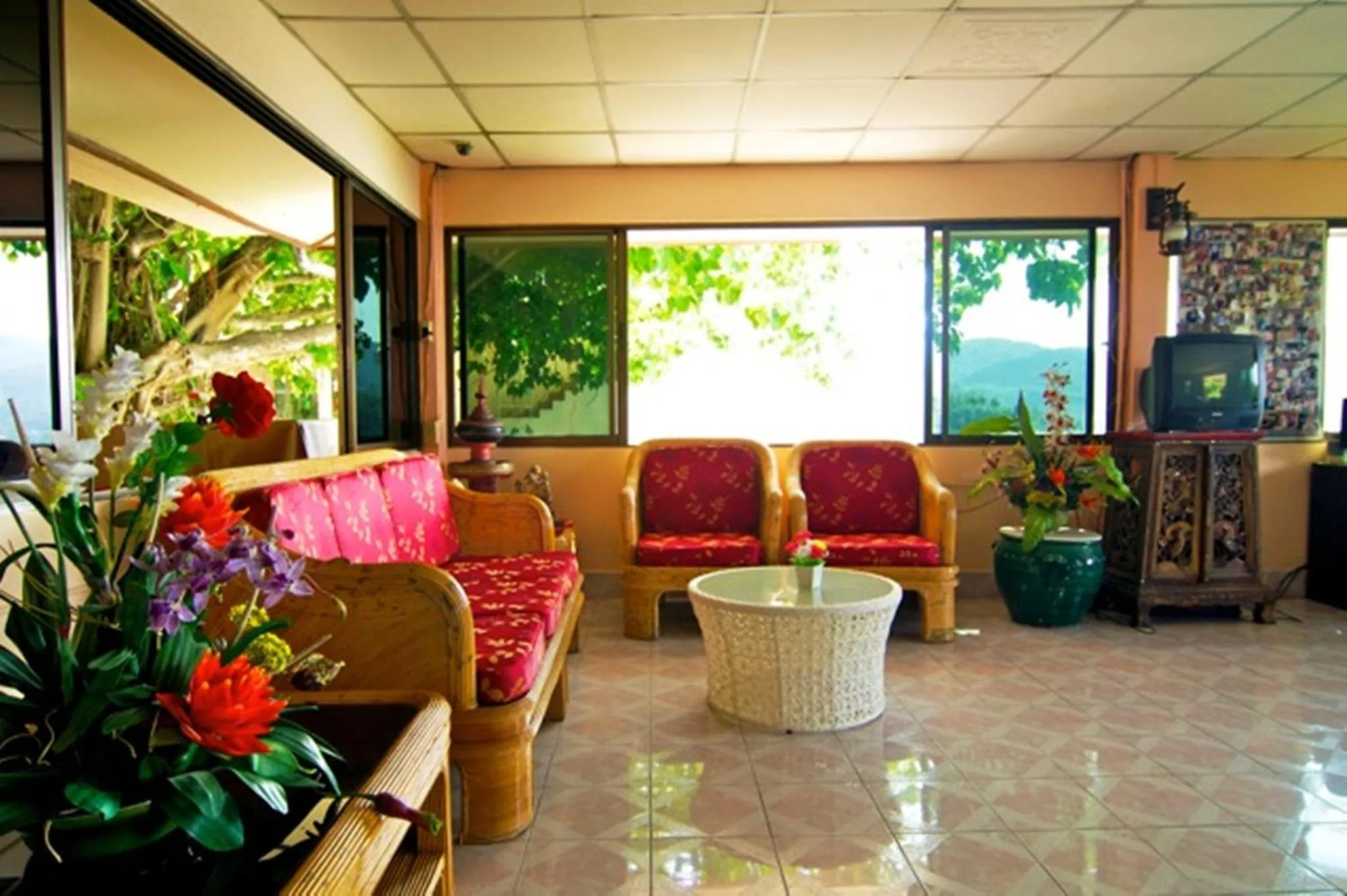 Lobby or reception in Baan Karon Hill Phuket Resort