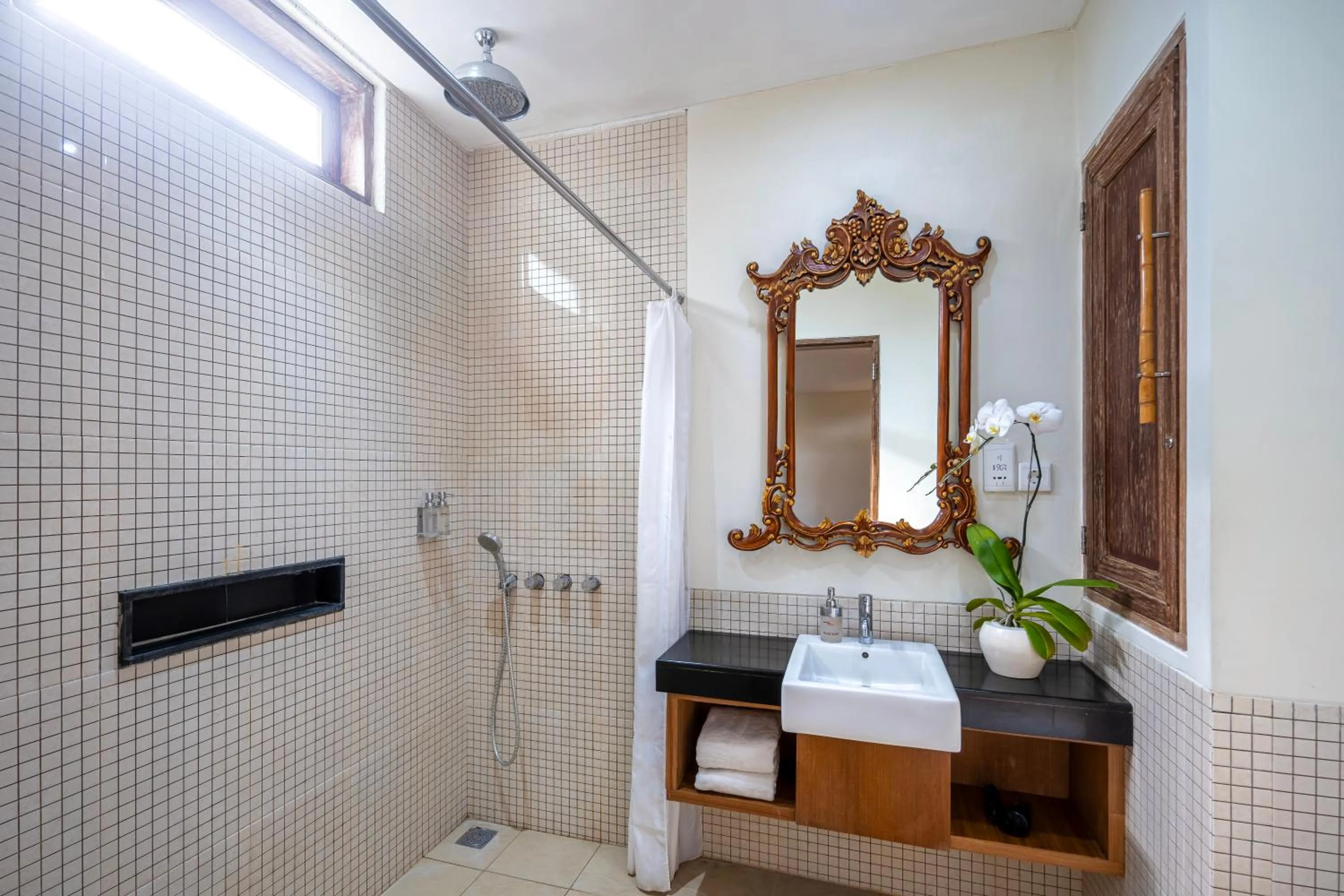 Bathroom in Pondok Sari Kuta