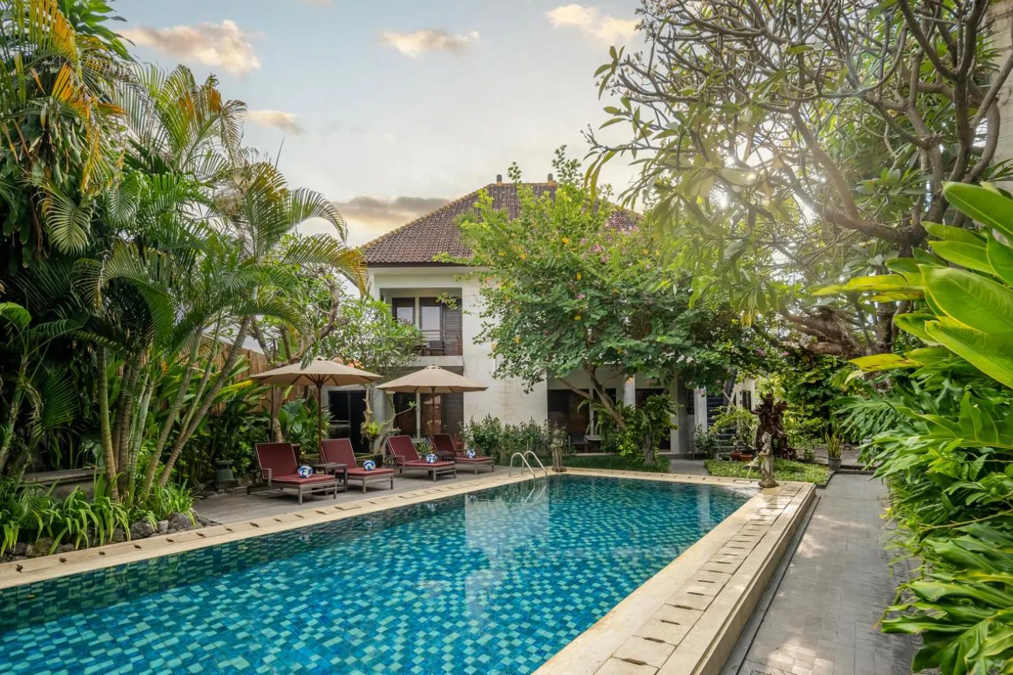 Pool view in Pondok Sari Kuta