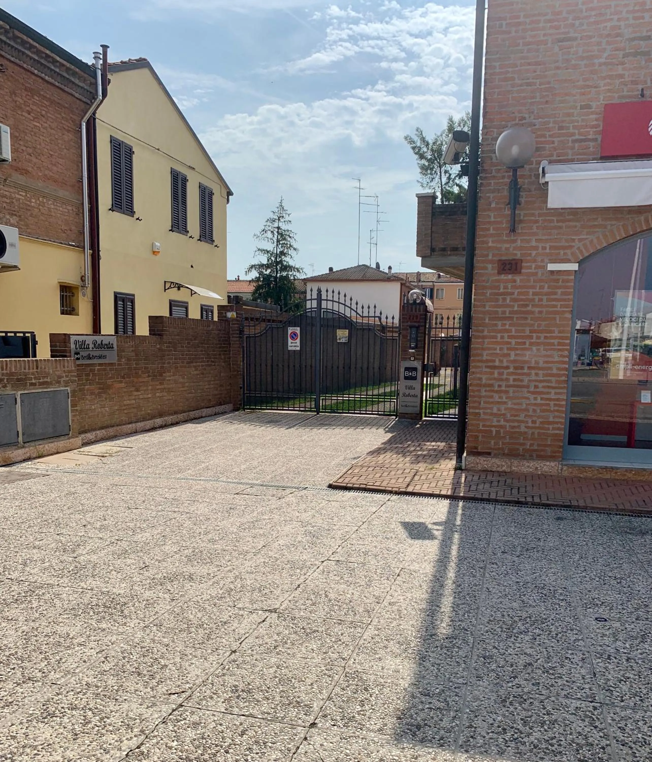 Property building in Villa Estense