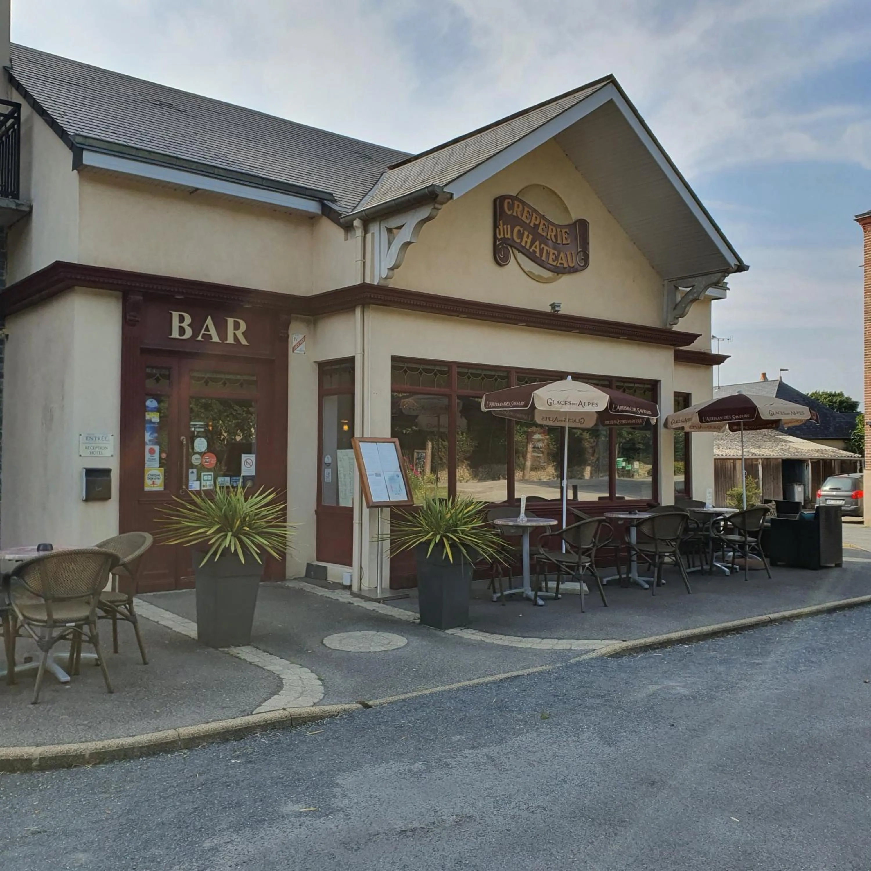 HOTEL RESTAURANT La CREPERIE Du CHATEAU