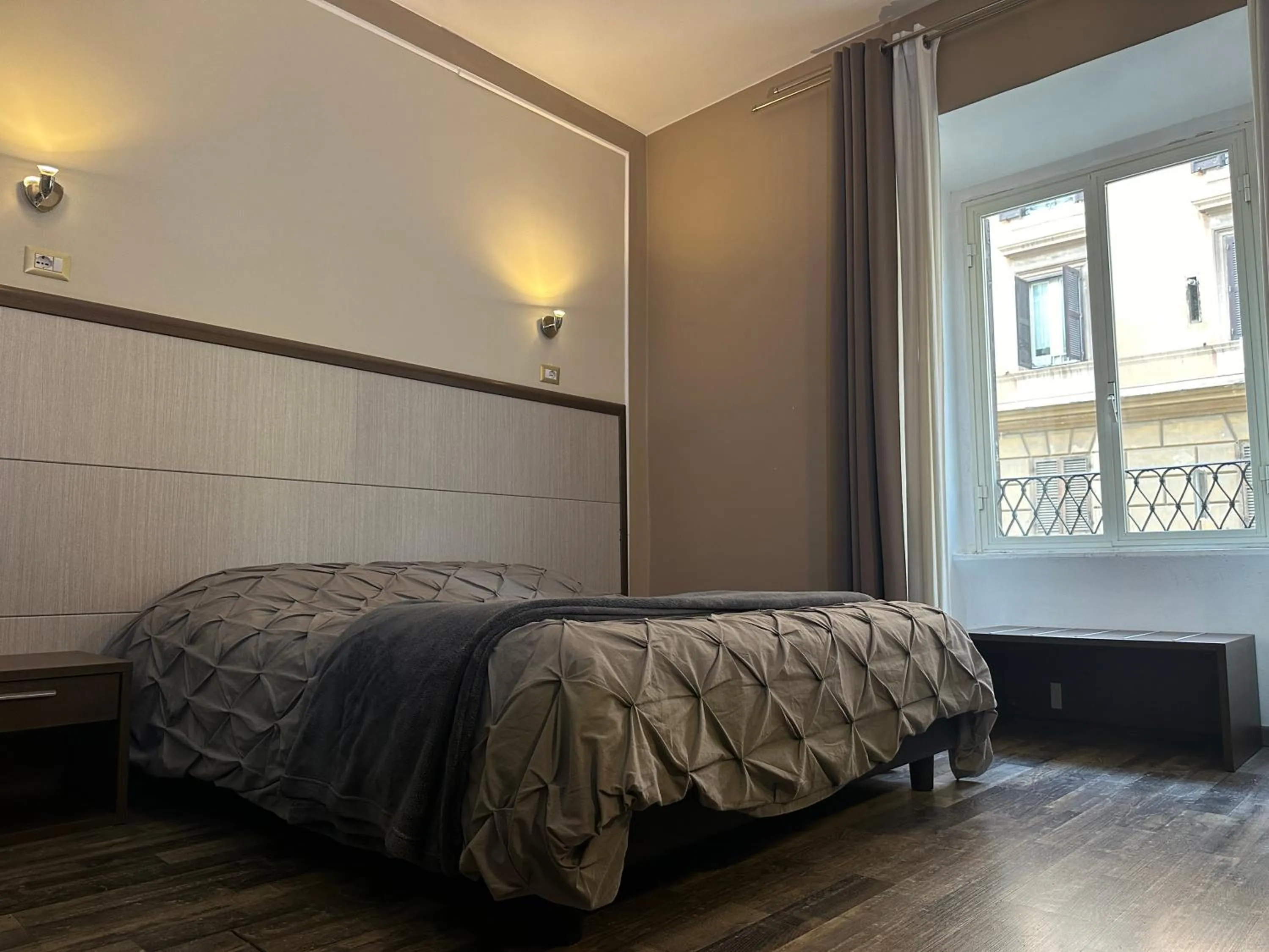 Photo of the whole room, Bed in Candia Rooms