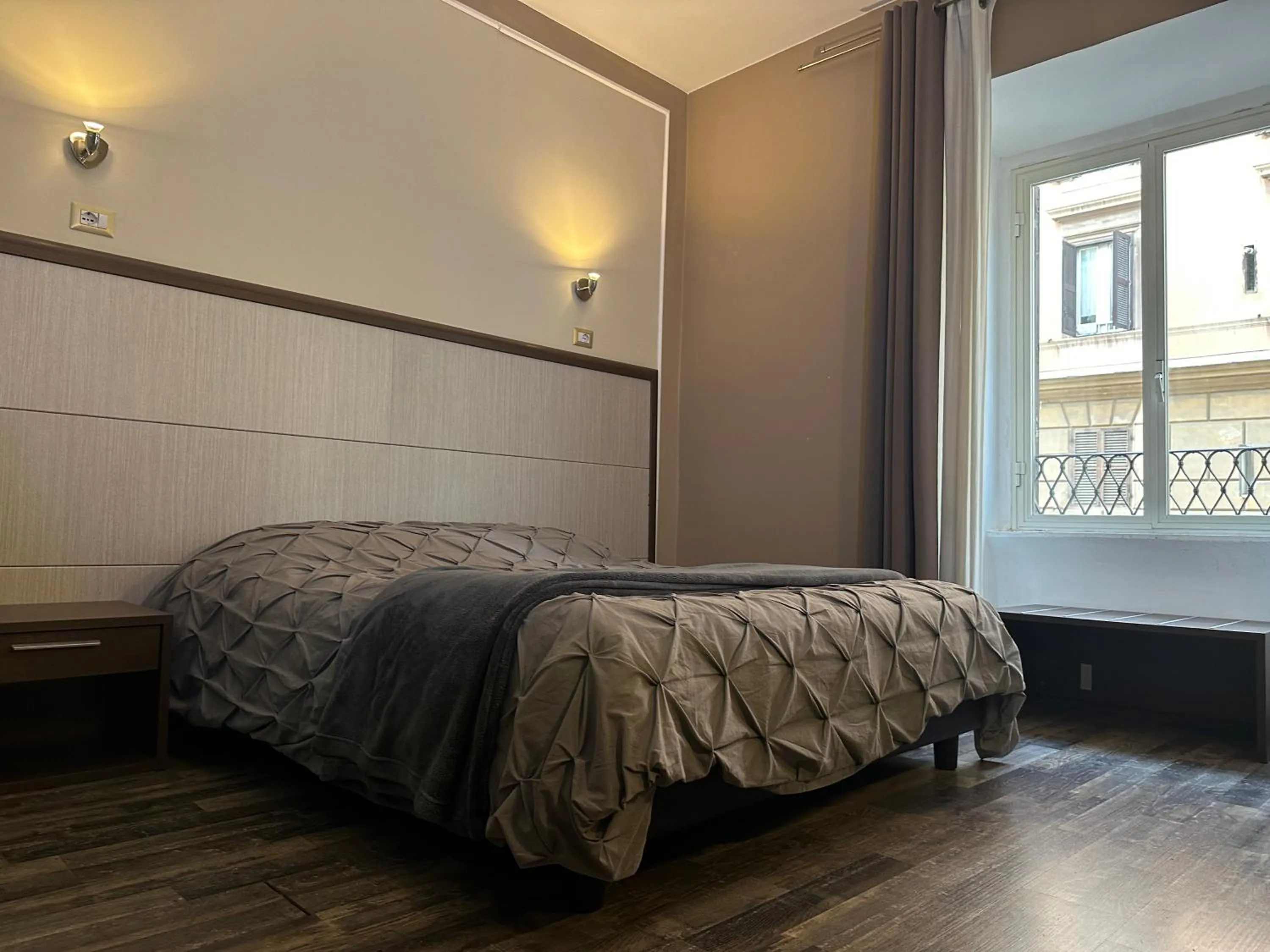 Photo of the whole room, Bed in Candia Rooms