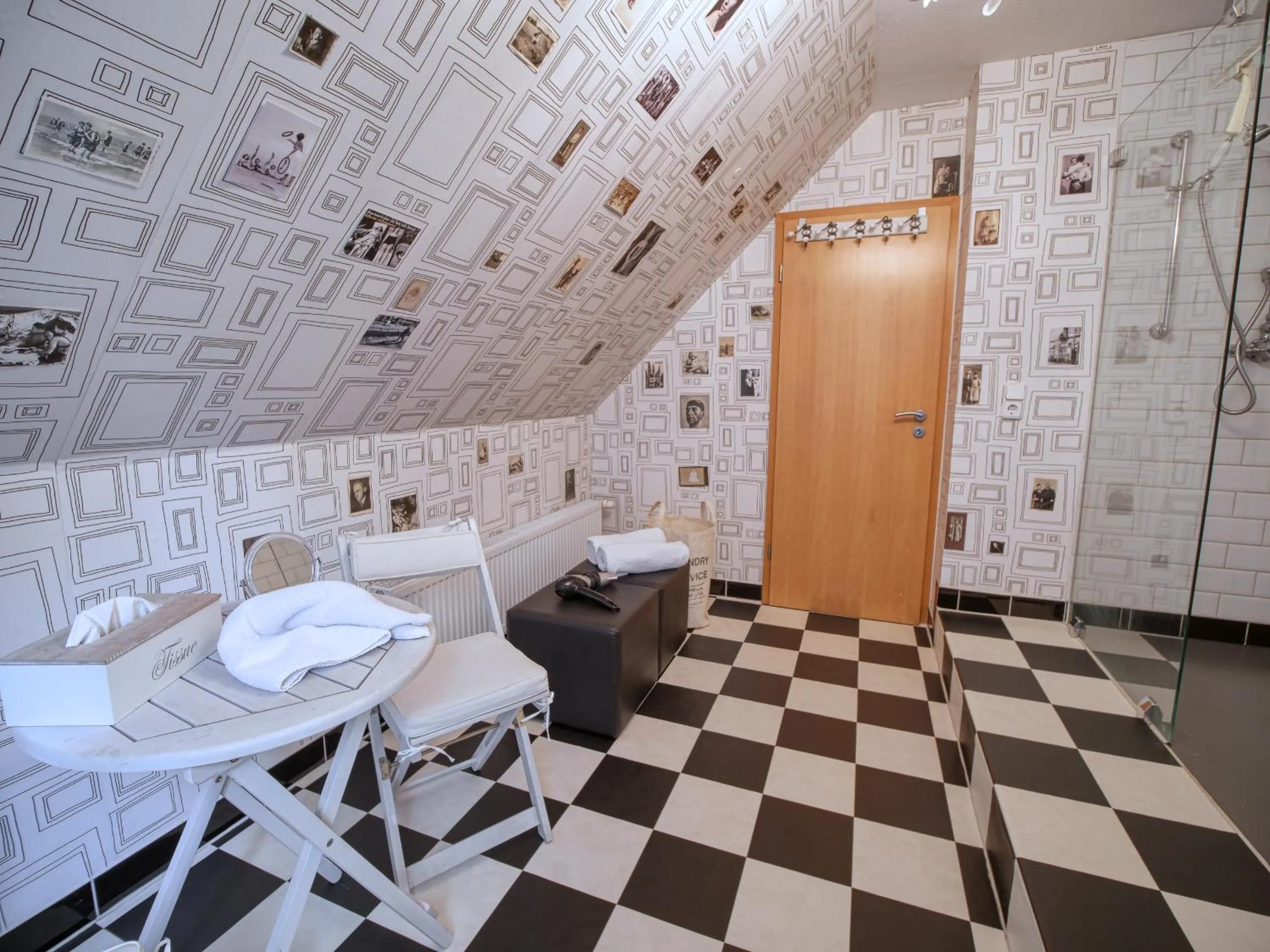 Bathroom in Three B's Bed and Breakfast