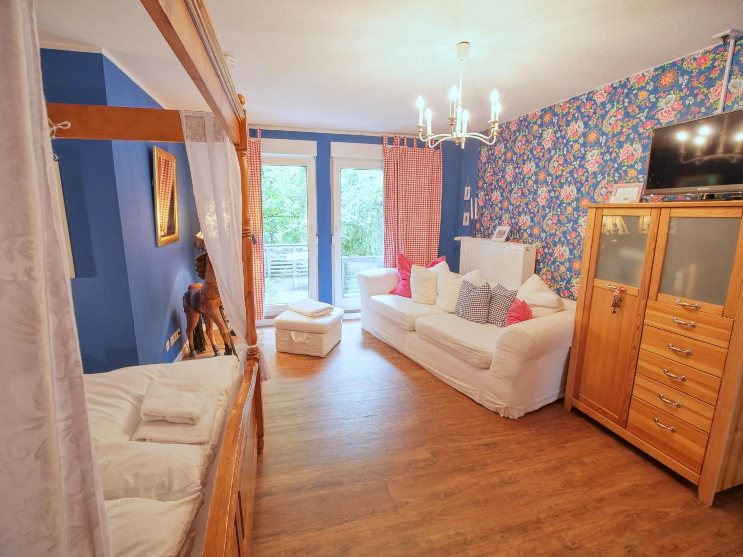 Garden view, Bed in Three B's Bed and Breakfast