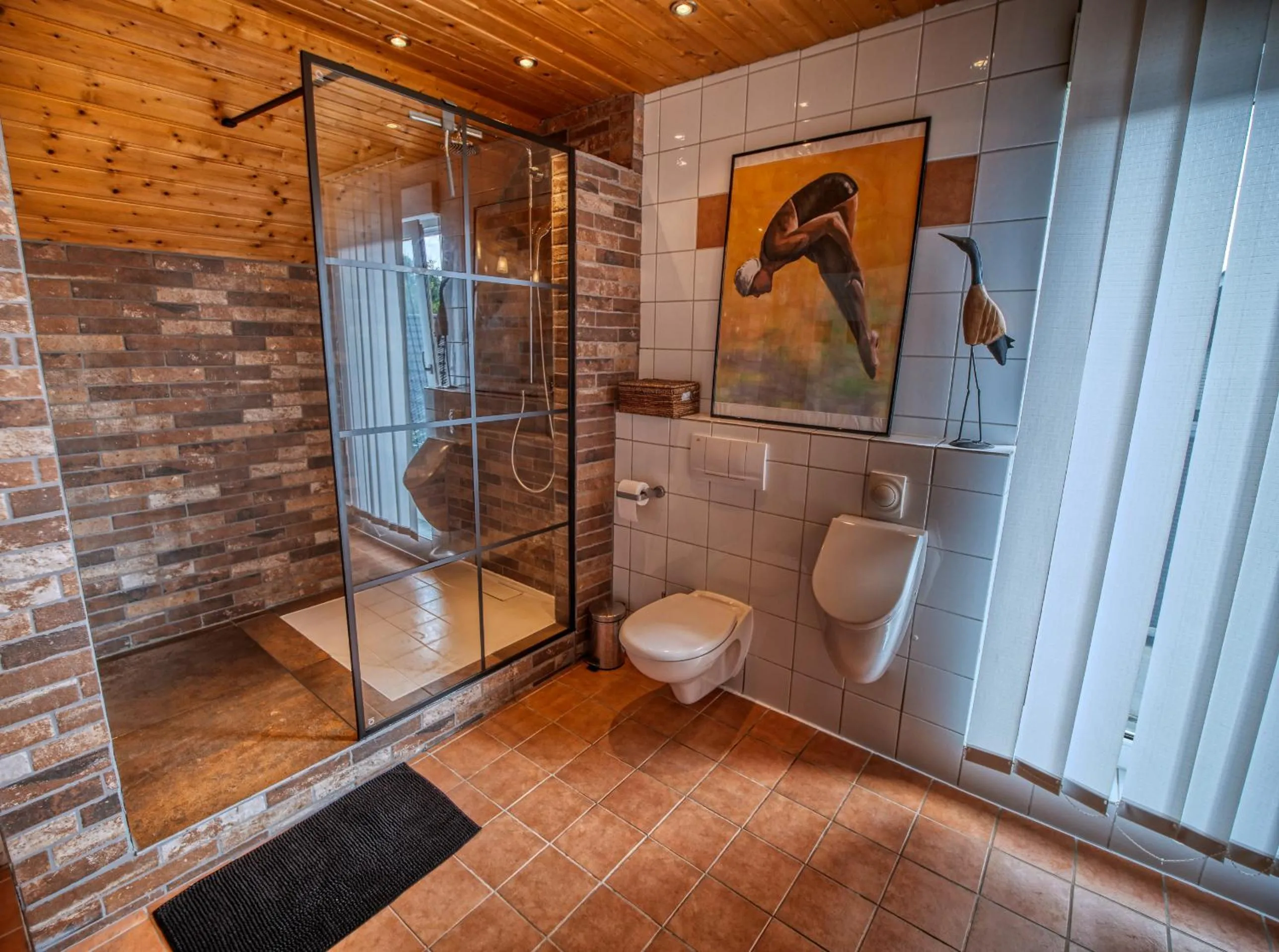 Shower in Three B's Bed and Breakfast