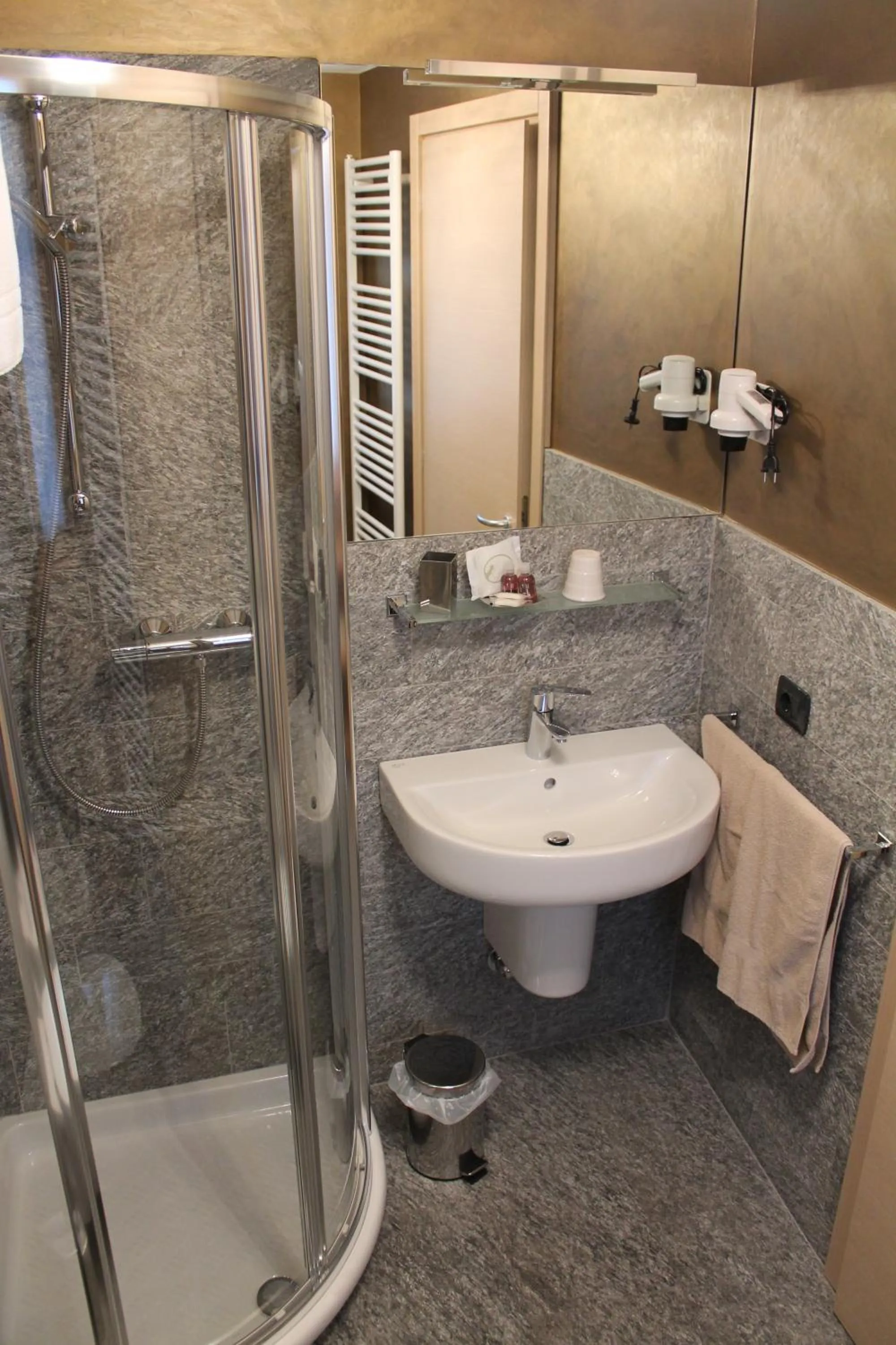 Bathroom in B&B Ca' Erminia