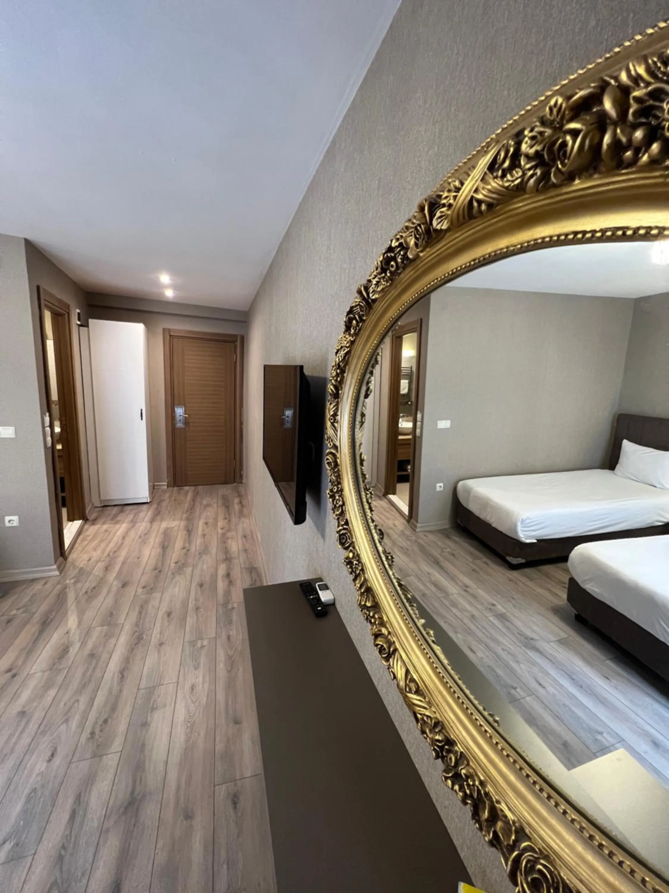 TV and multimedia, Bed in Flower Palace Hotel