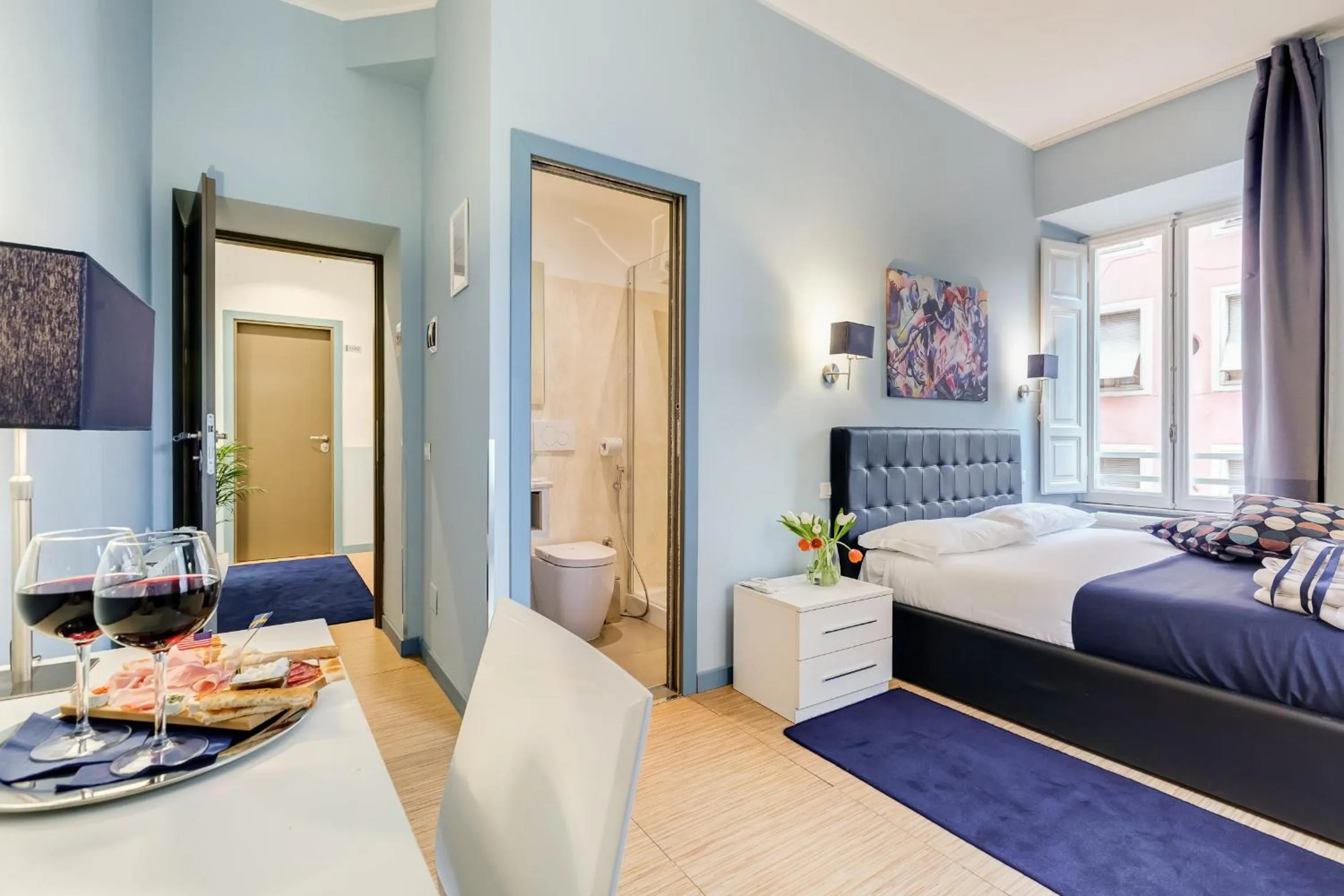 Food close-up, Bed in Easy Budget Colosseo