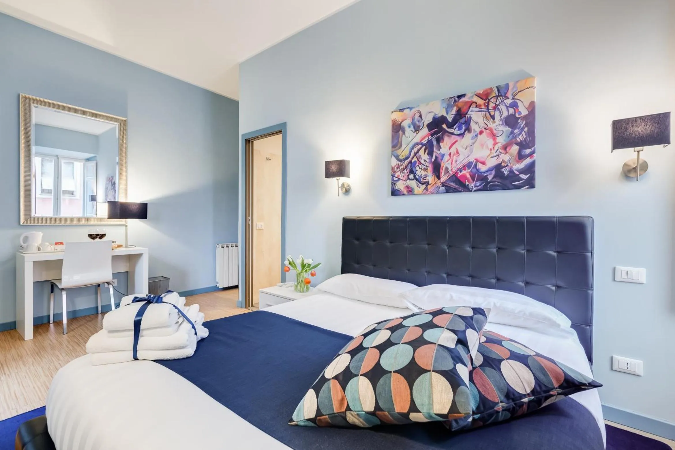 Photo of the whole room, Bed in Easy Budget Colosseo