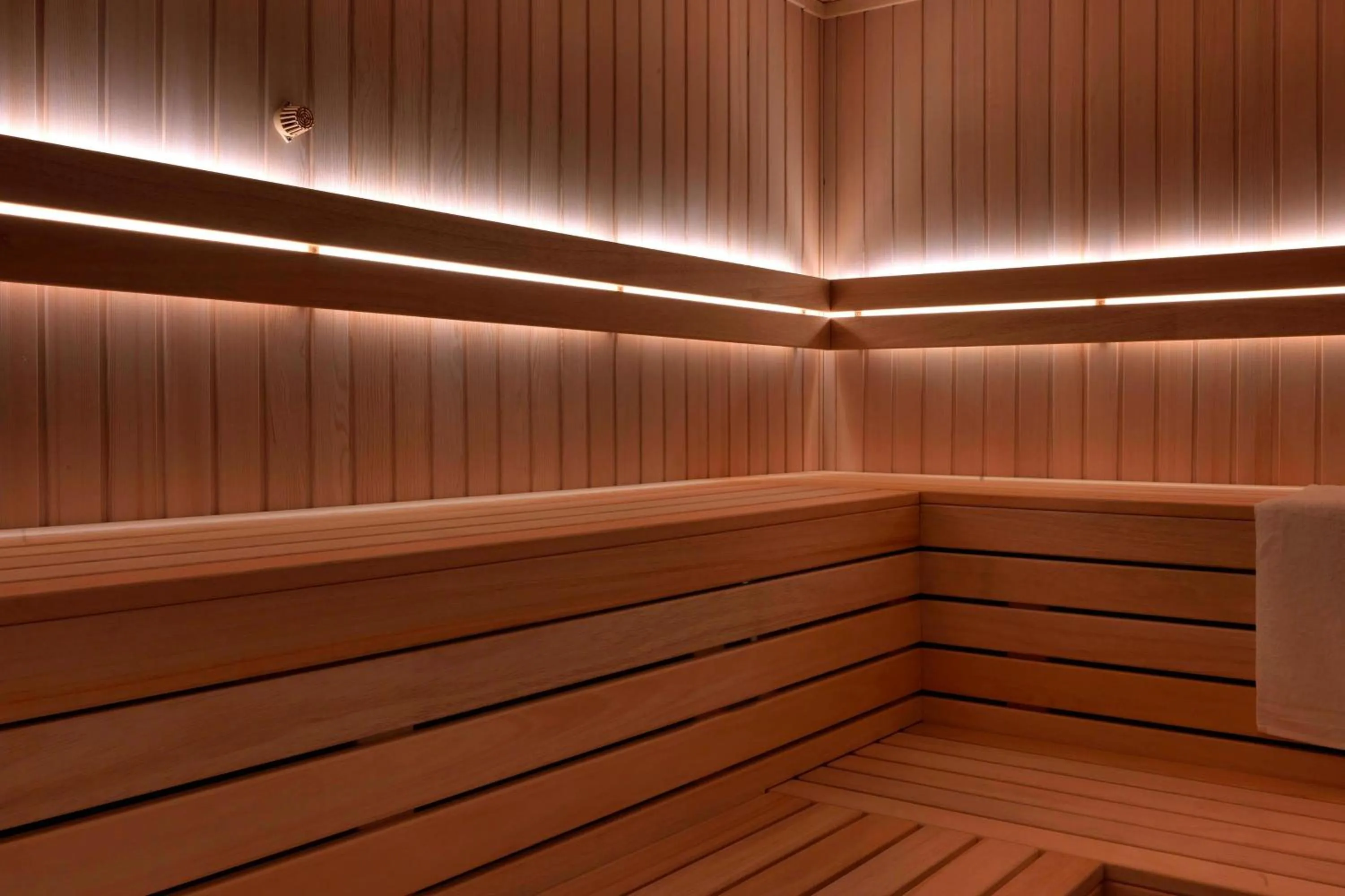 Spa and wellness centre/facilities in Renaissance Warsaw Airport Hotel