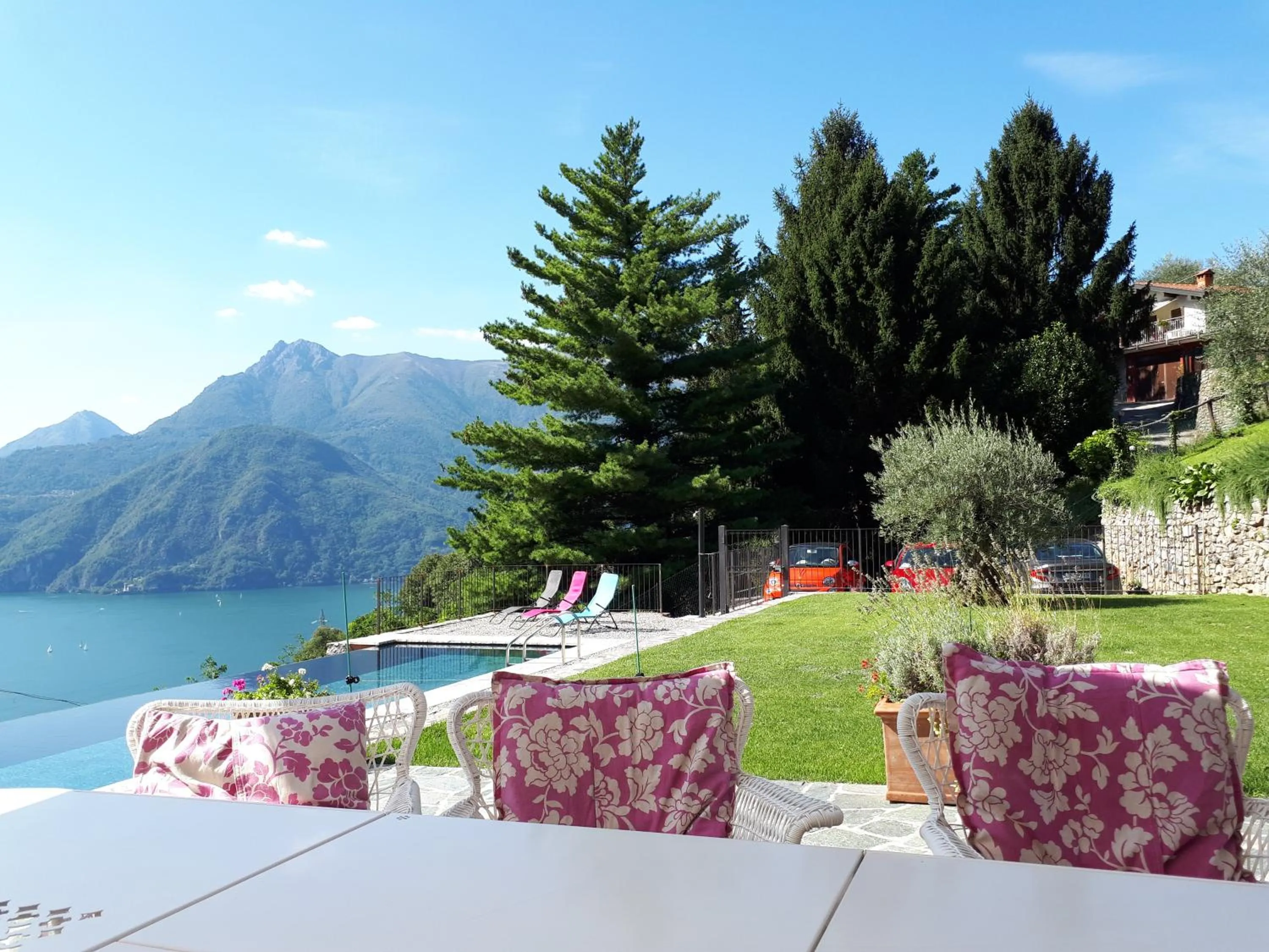 Property building in Villa Silvi piscina sauna e hot tub