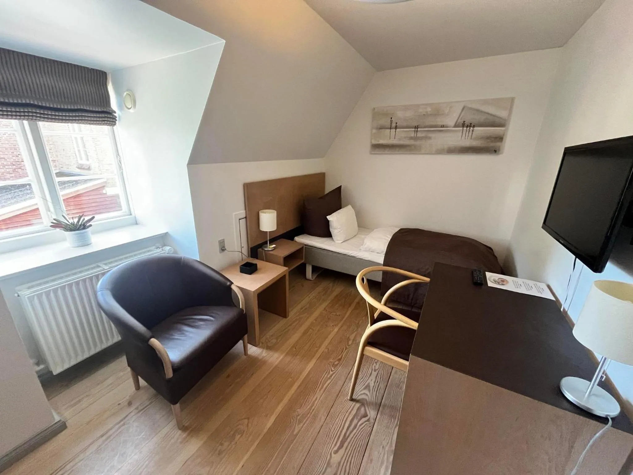 Business Single Room in Brødremenighedens Hotel