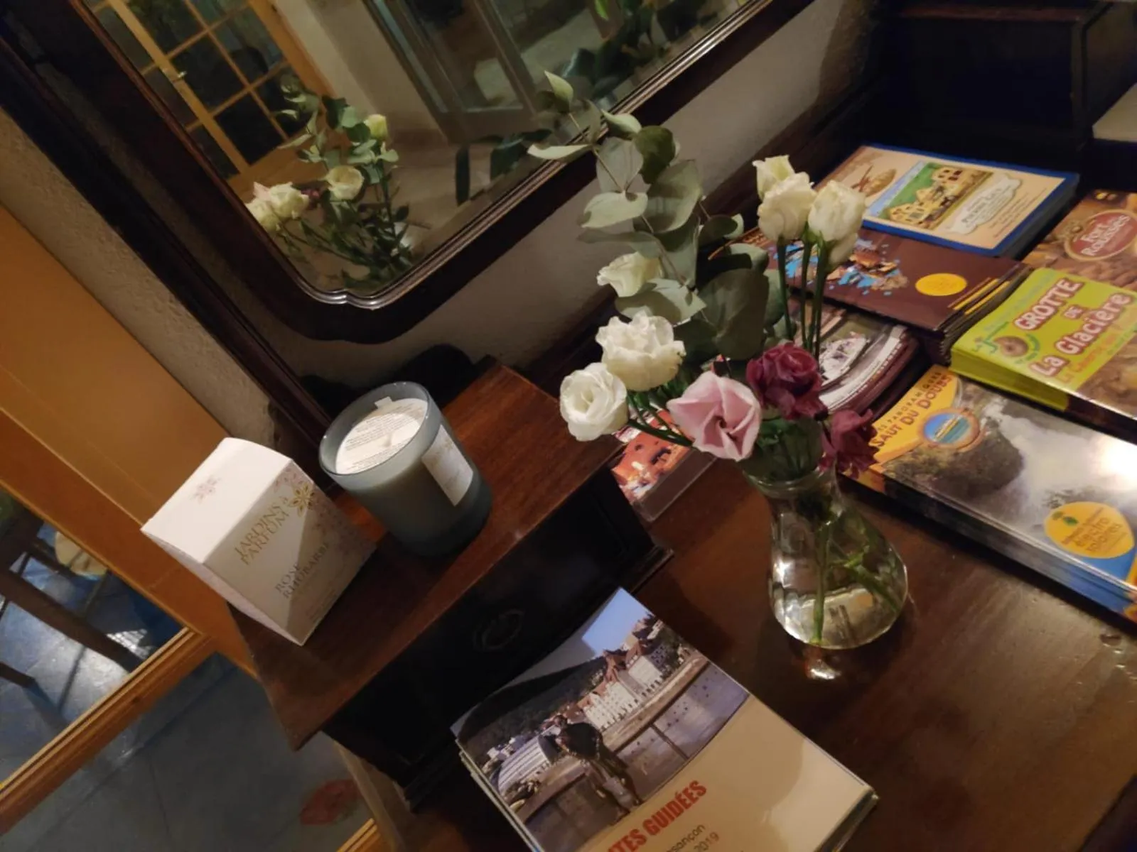 Decorative detail in Logis Hotel Calisola Besançon - Soirée Etape