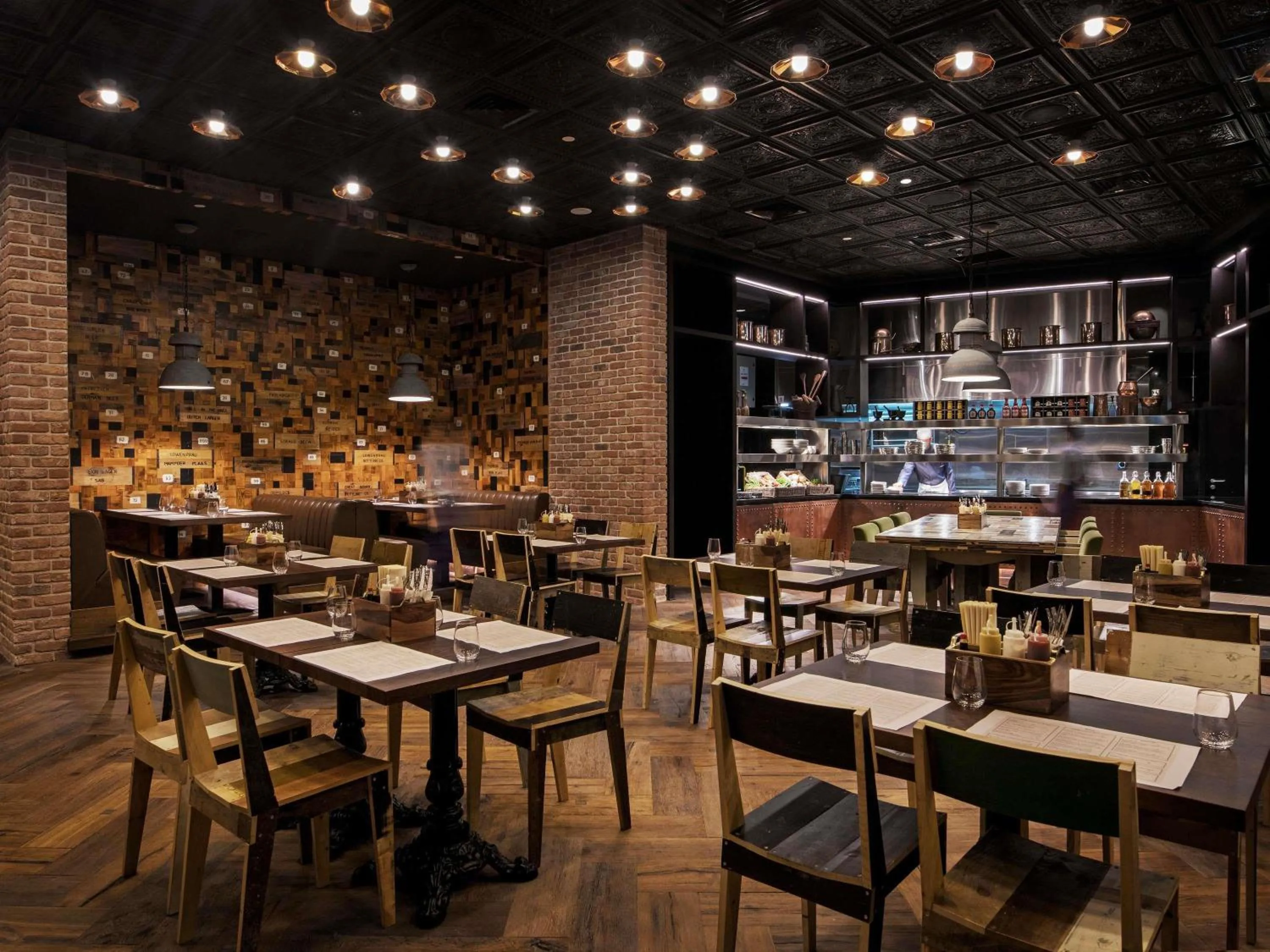 Restaurant/places to eat in Mondrian Doha