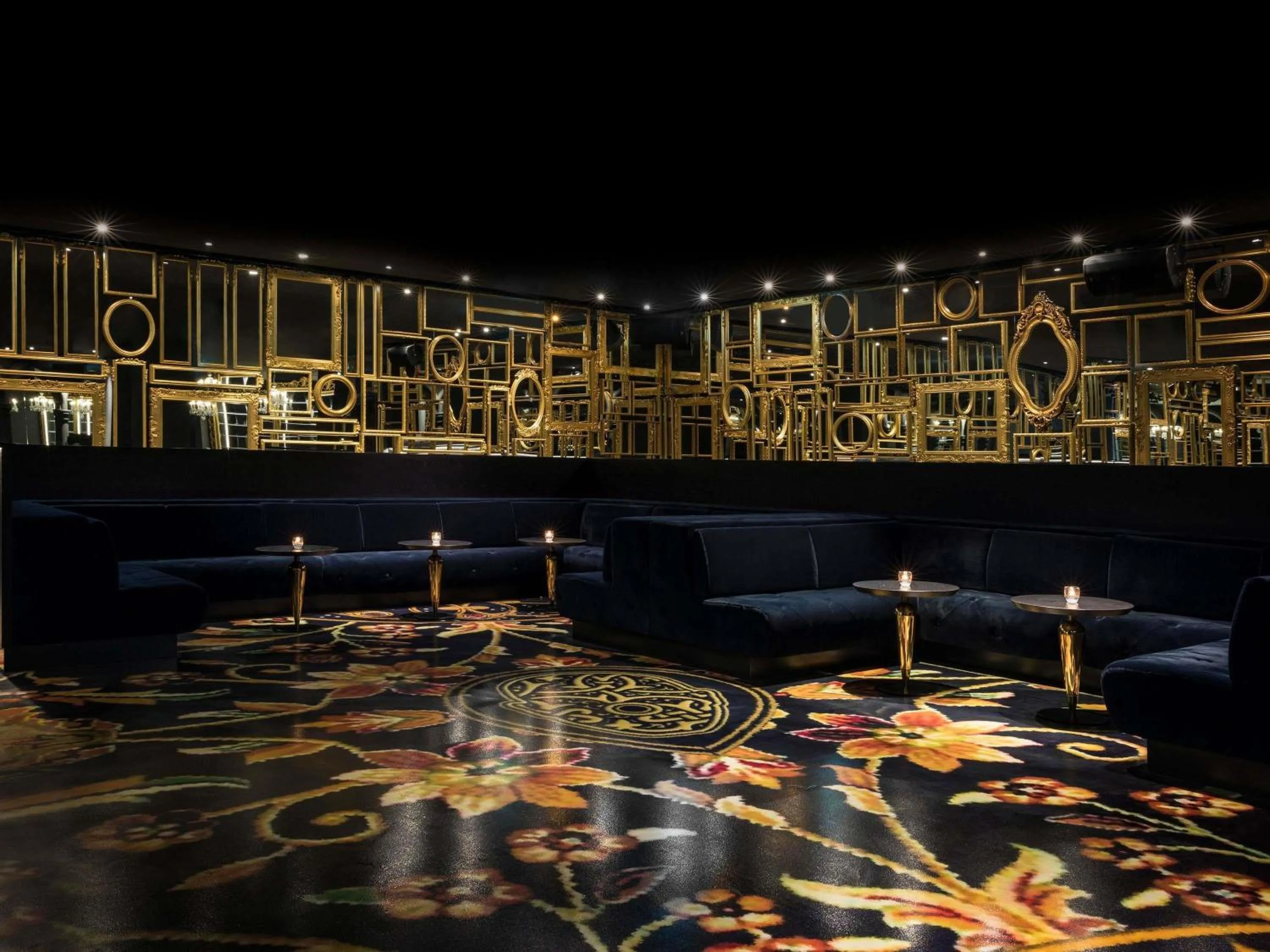 Lounge or bar in Mondrian Doha