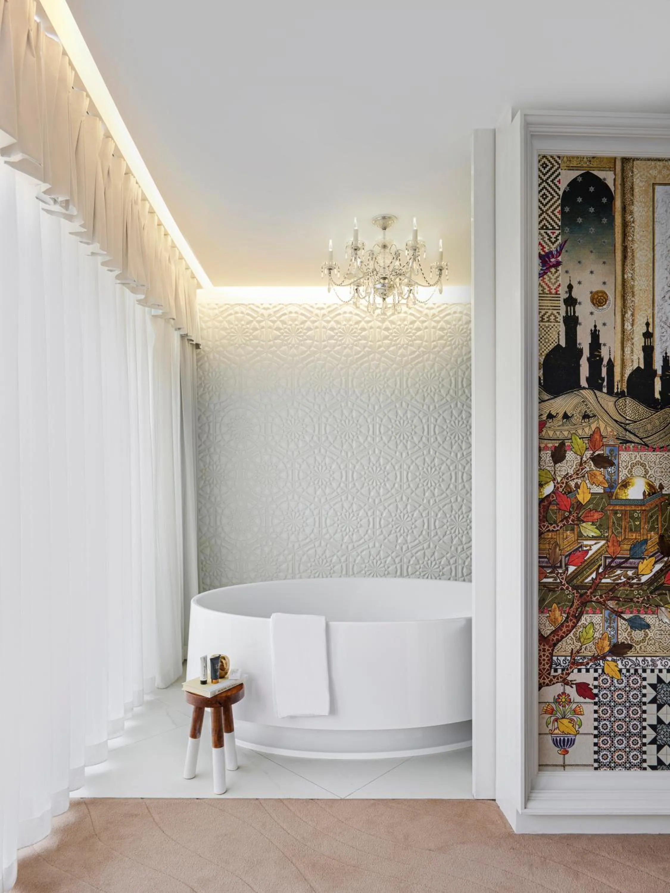 Bath in Mondrian Doha