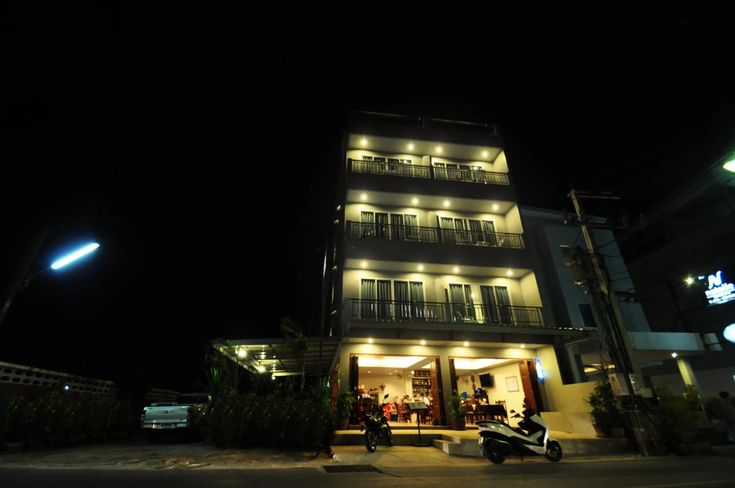 Facade/entrance in Choophorn House SHA