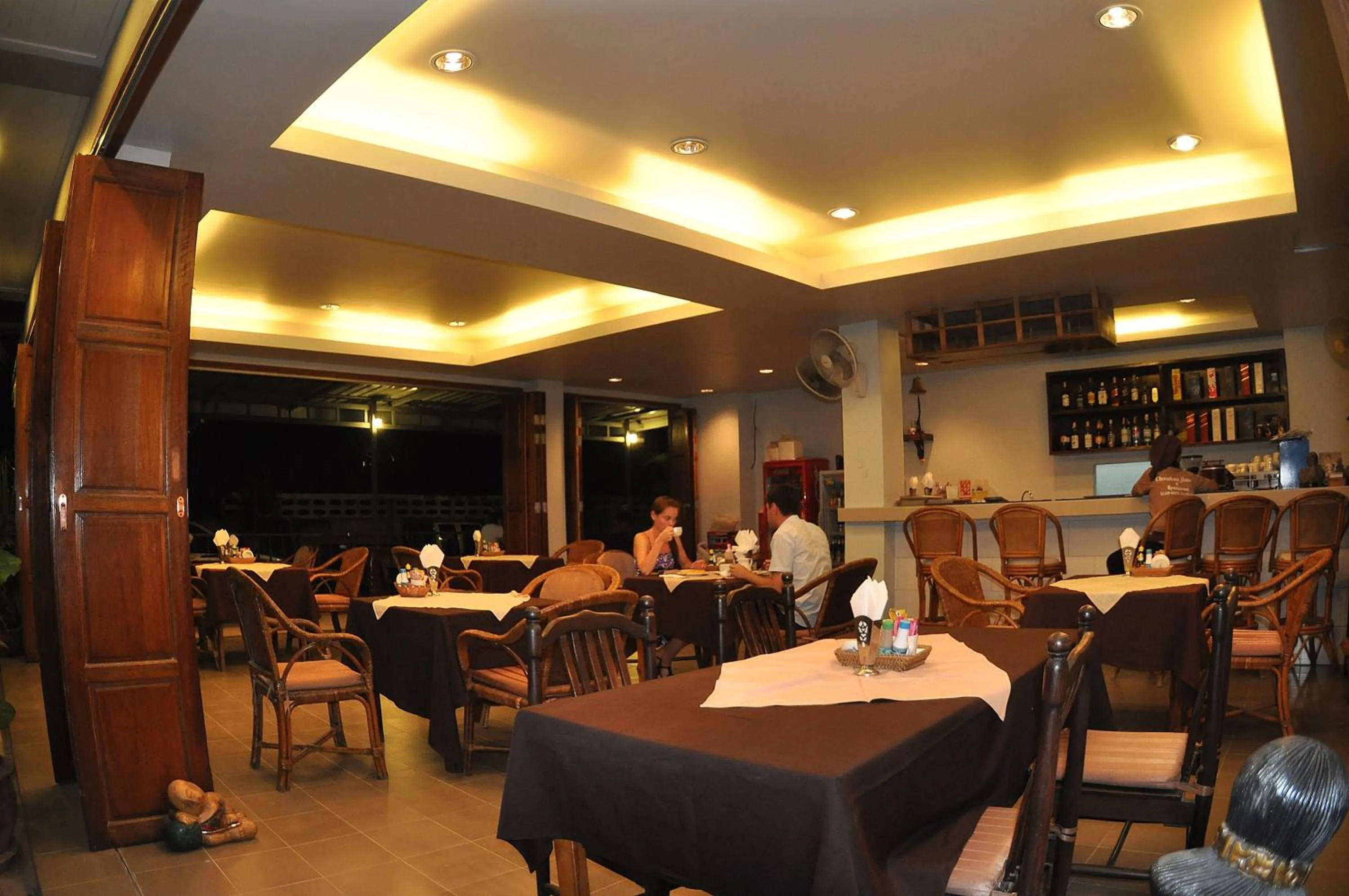 Restaurant/places to eat in Choophorn House SHA