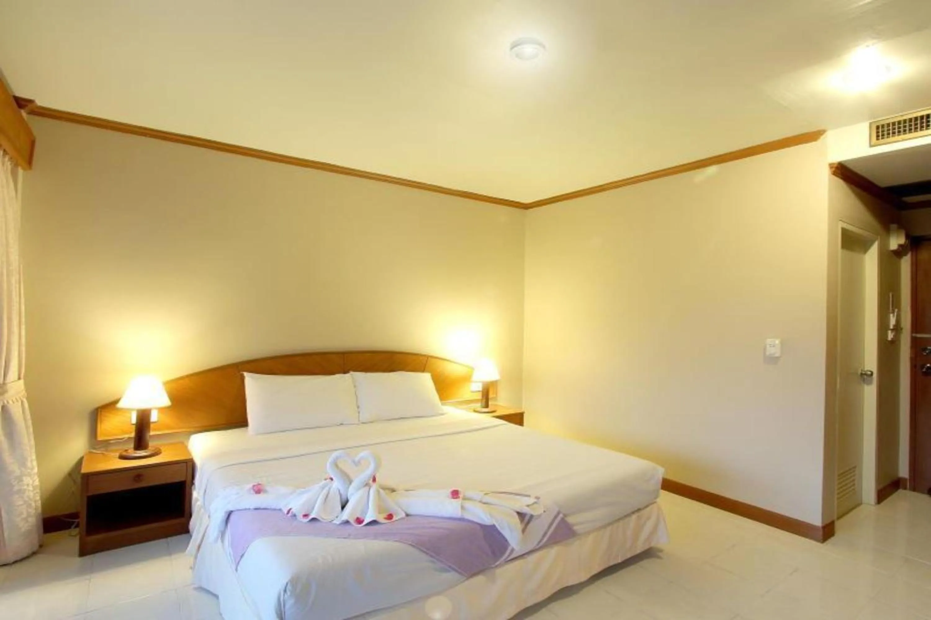 Bedroom, Bed in Choophorn House SHA