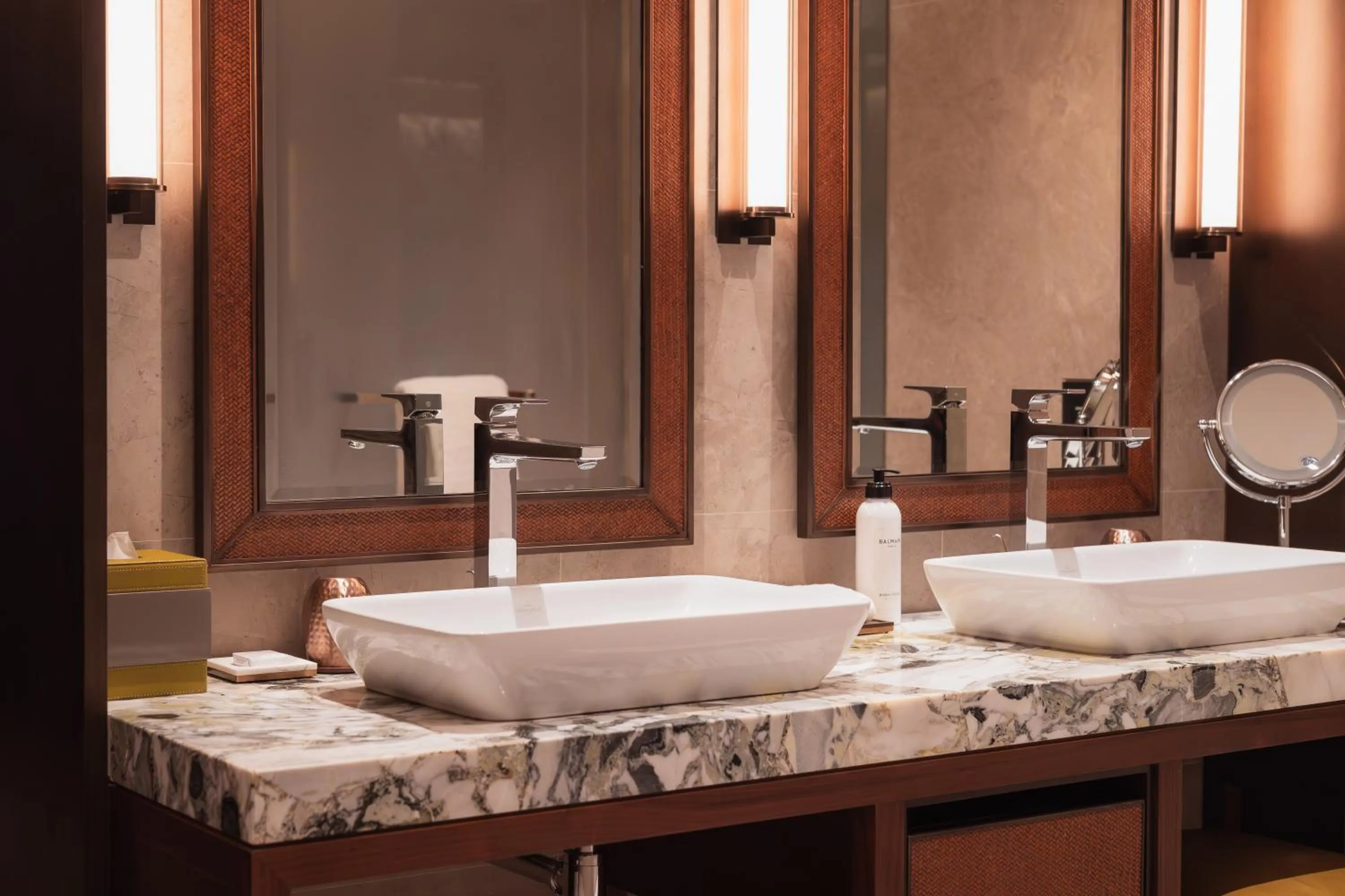 Bathroom in Grand Hyatt Singapore