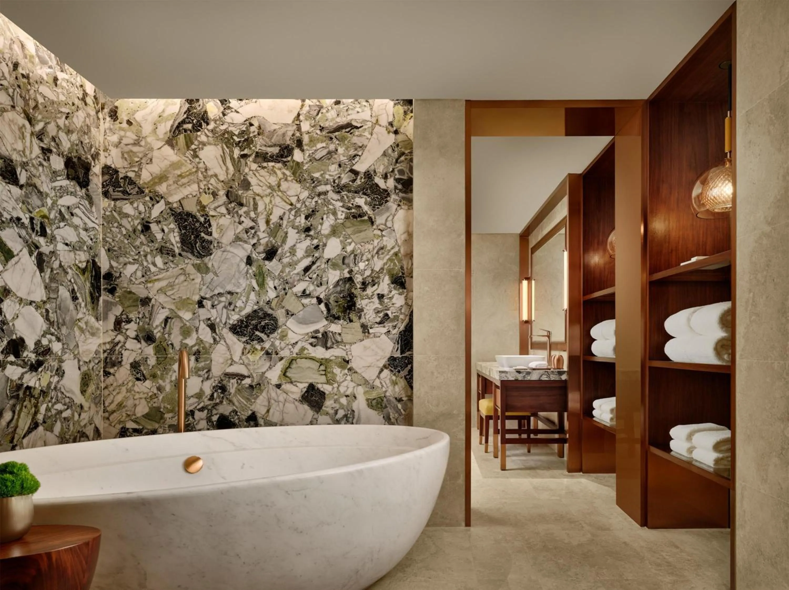 Bathroom, Bed in Grand Hyatt Singapore
