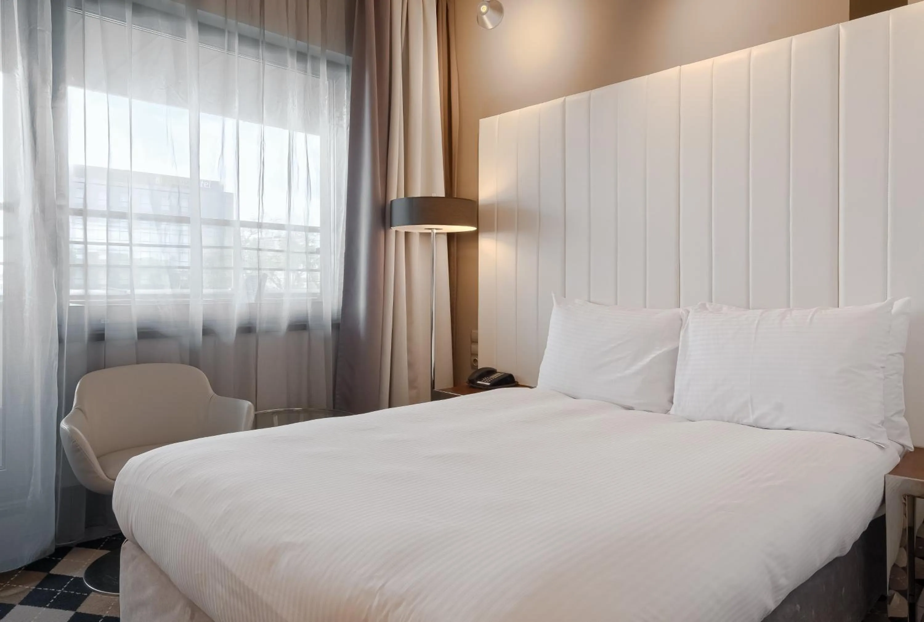 Bed in Qubus Hotel Bydgoszcz