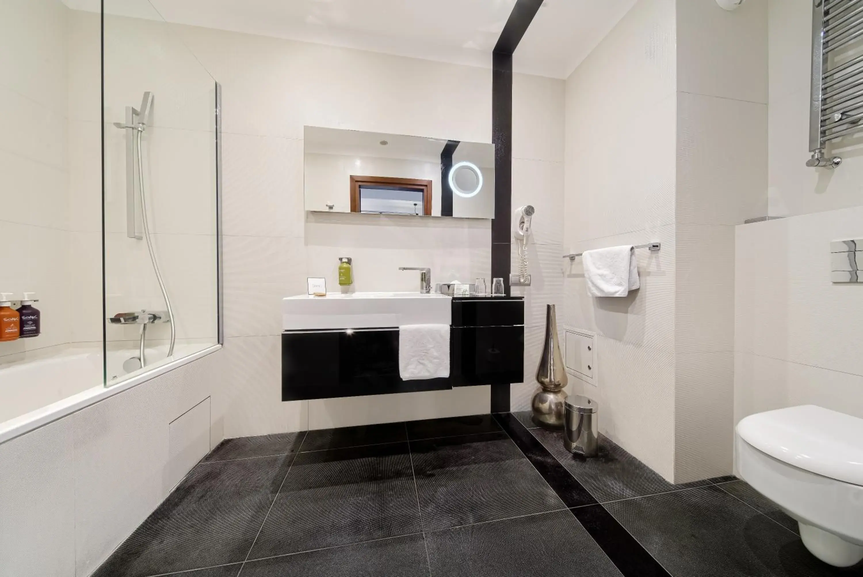 Junior Suite in Qubus Hotel Bydgoszcz Junior Suite in Qubus Hotel Bydgoszcz