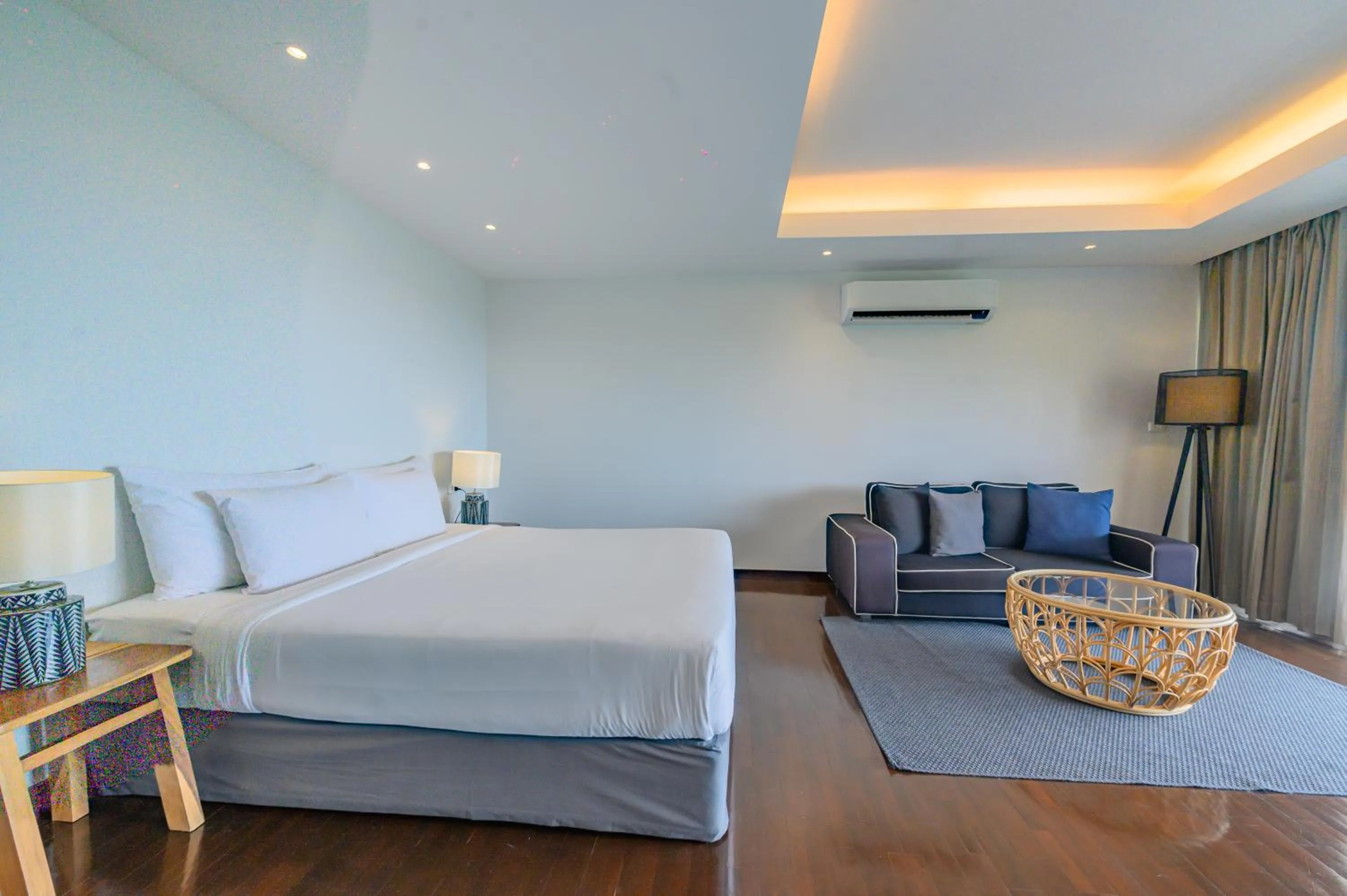 Bedroom, Bed in Mantra Samui Resort - Adults Only