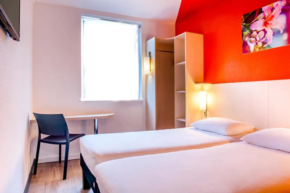 Bed in ibis budget Cannes Centre Ville