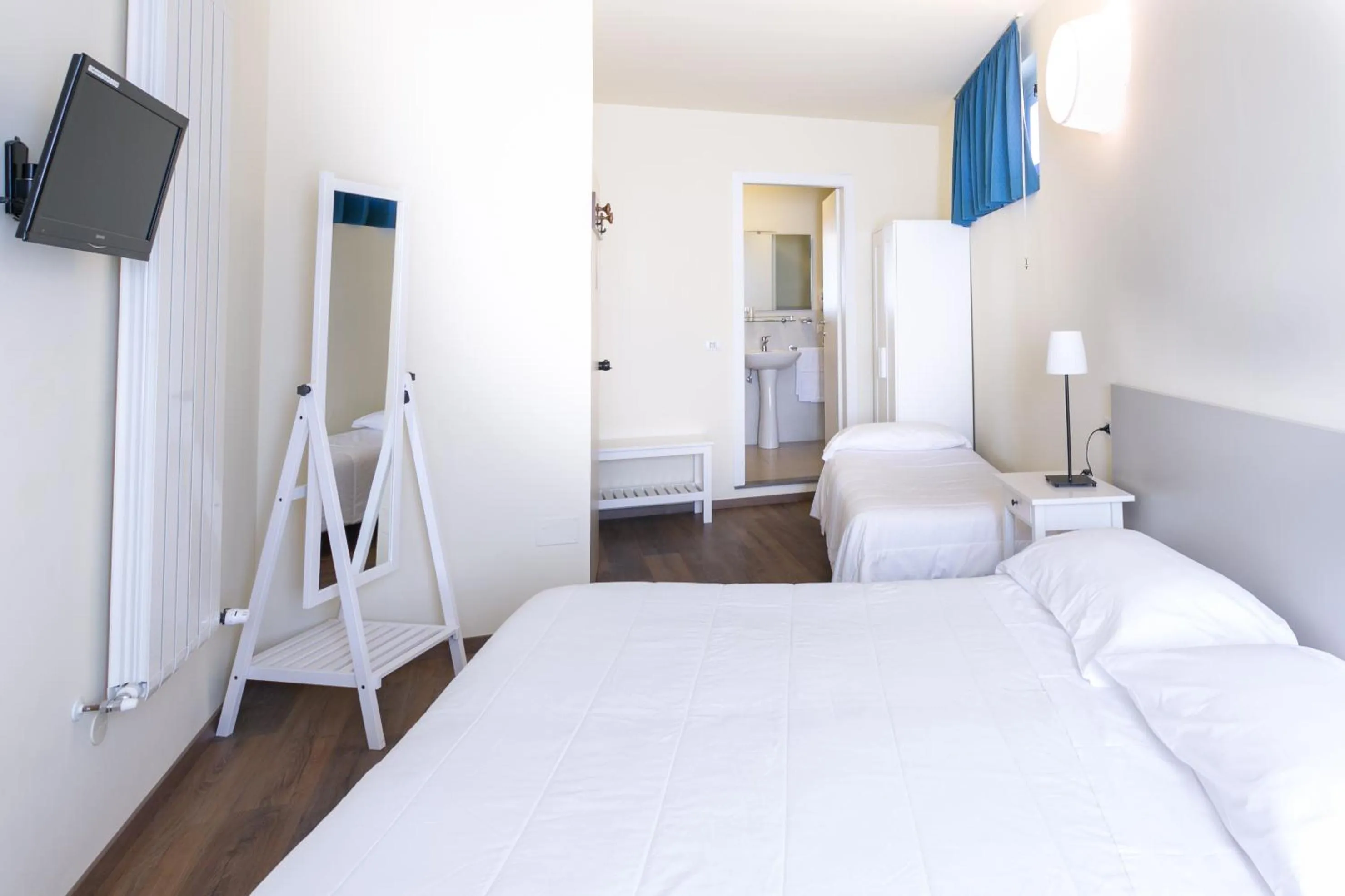 Photo of the whole room, Bed in Albergo Il Cochino