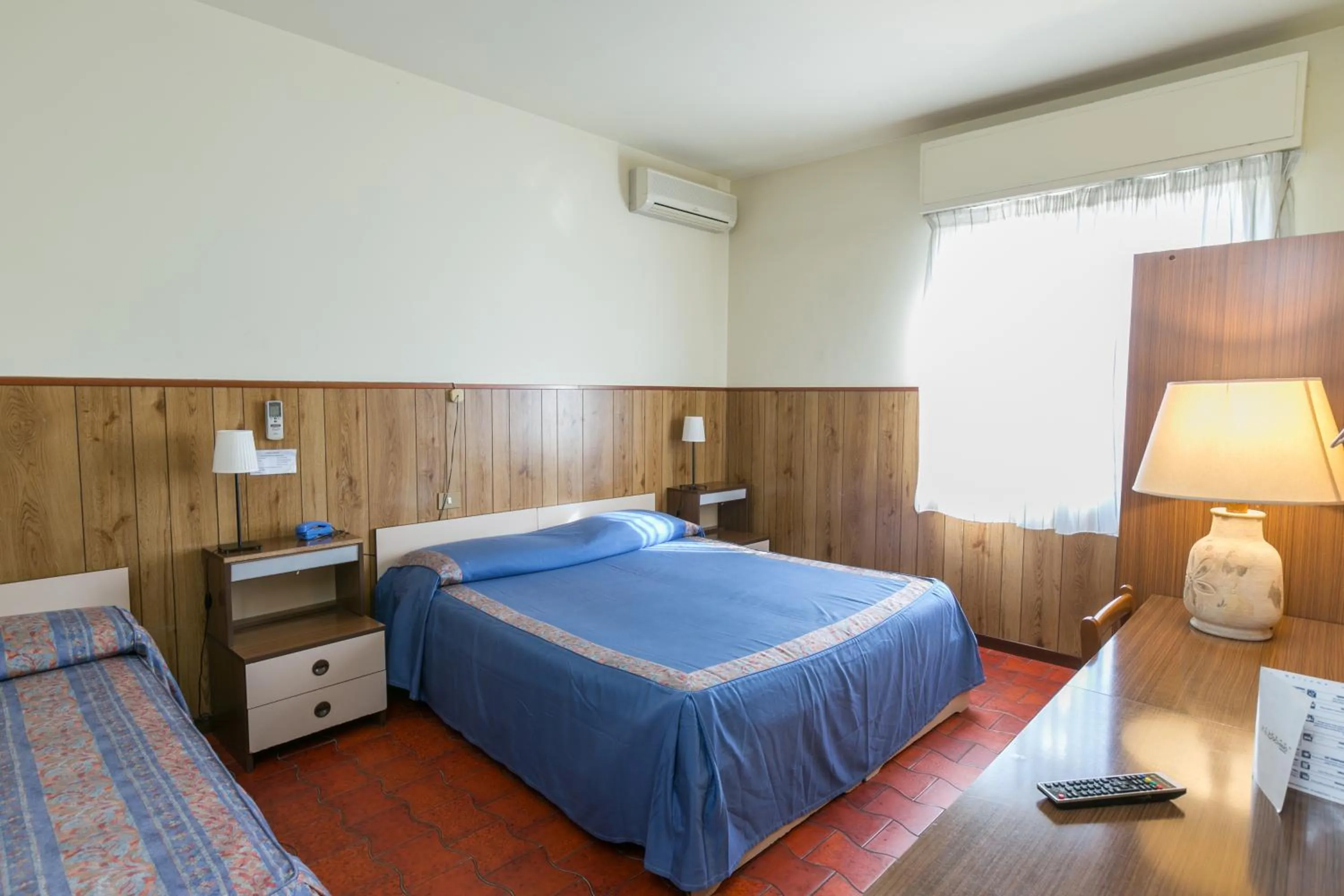 Photo of the whole room, Bed in Albergo Il Cochino