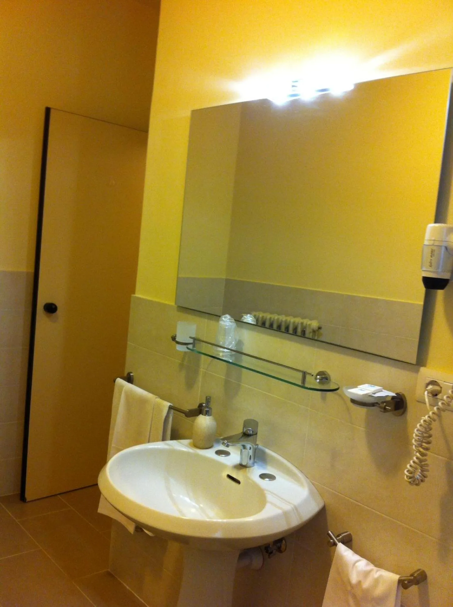 Bathroom in Albergo Il Cochino