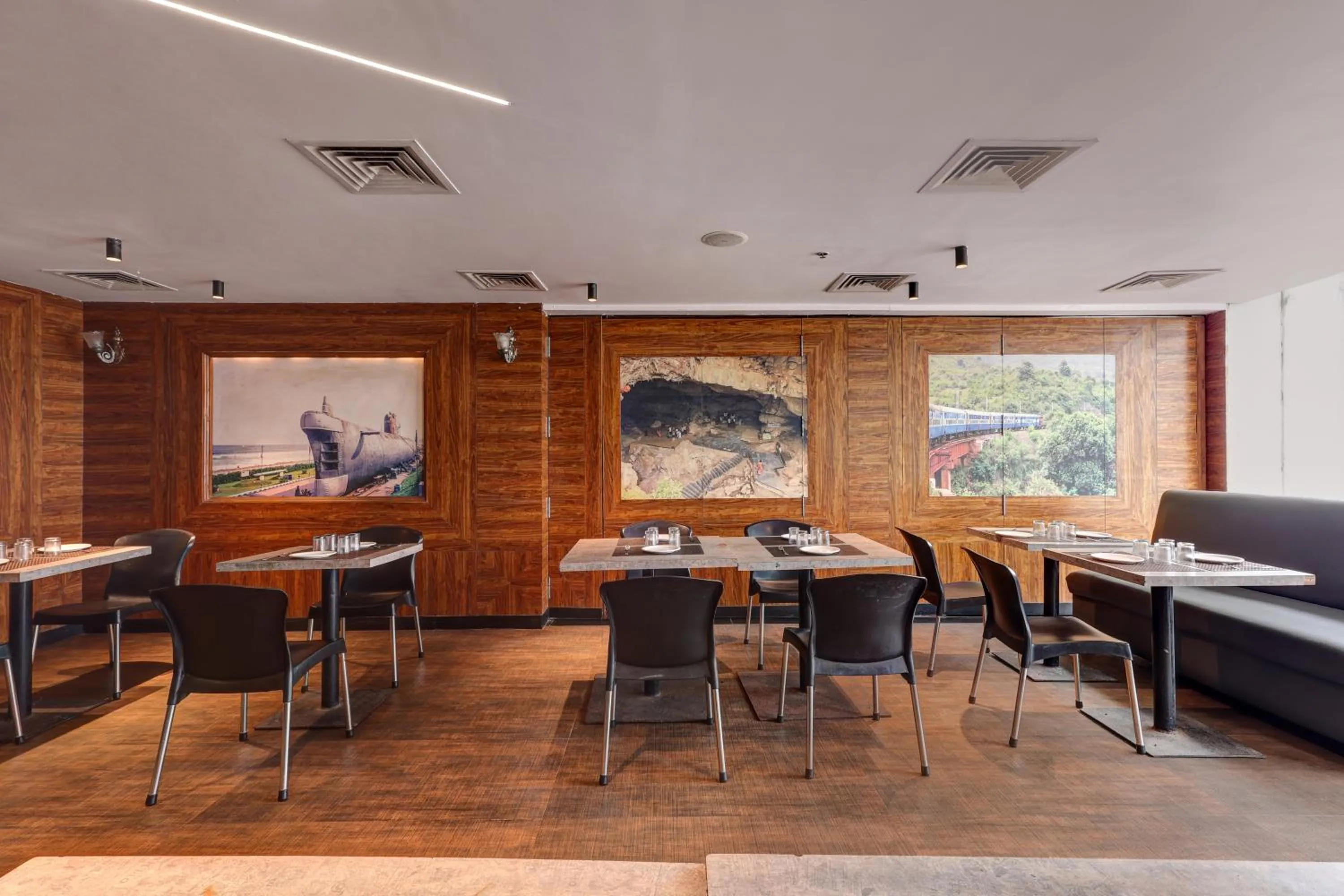 Restaurant/places to eat in Treebo Blak & Wite Rk Beach